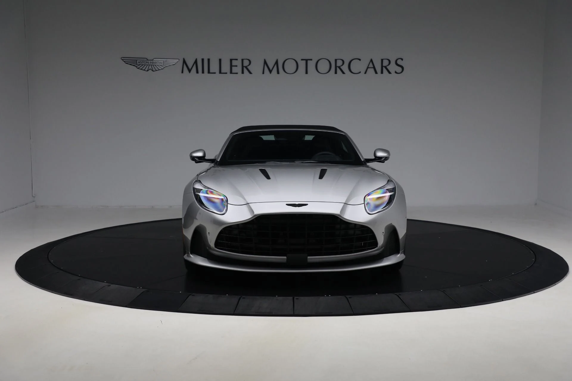 mph024_1189169313_New_2026_Aston_Martin_DB_12_Volante_f55c90f127