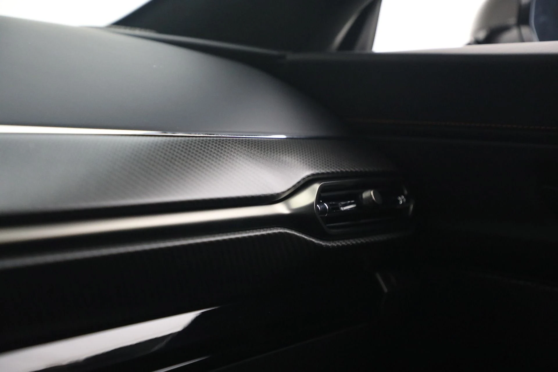 mph024_1191862227_New_2026_Aston_Martin_Vantage_S_1773251137_5a9d0554a6