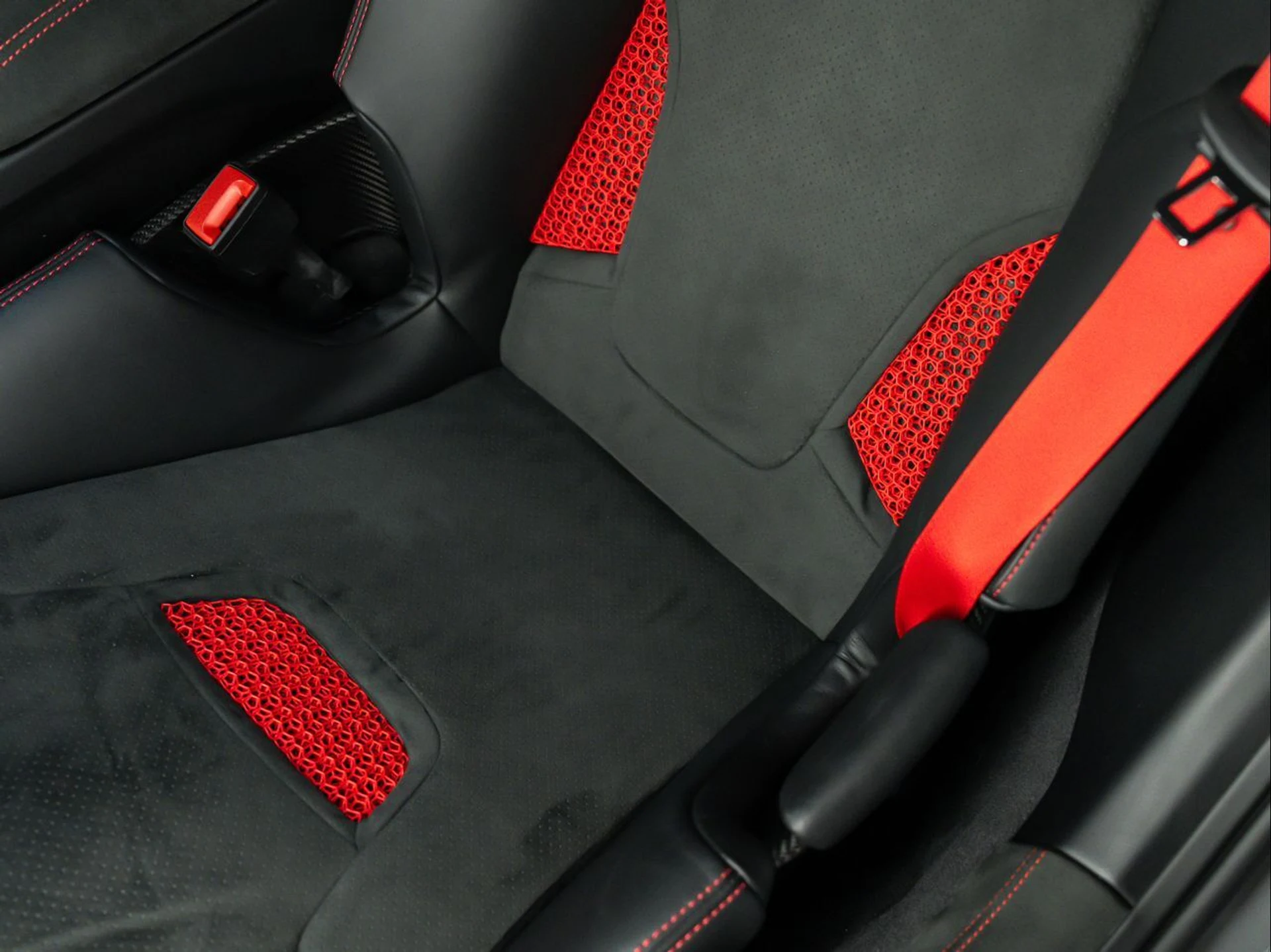 mph024_1194259697_fa25cc1f3eb24e8f10149eab56944278_236a139568