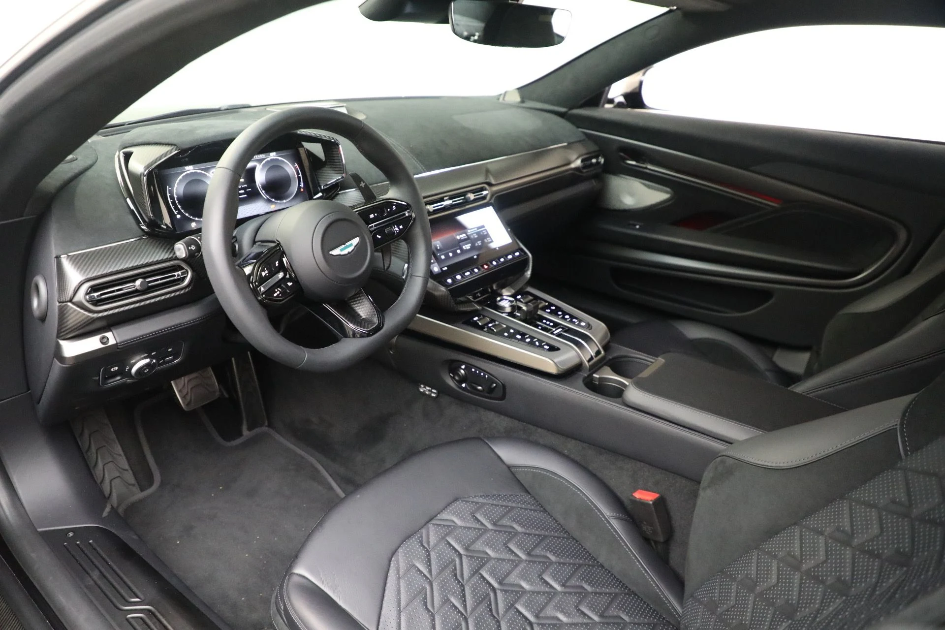 mph024_1201573124_Used_2025_Aston_Martin_Vanquish_59afb1d2b6