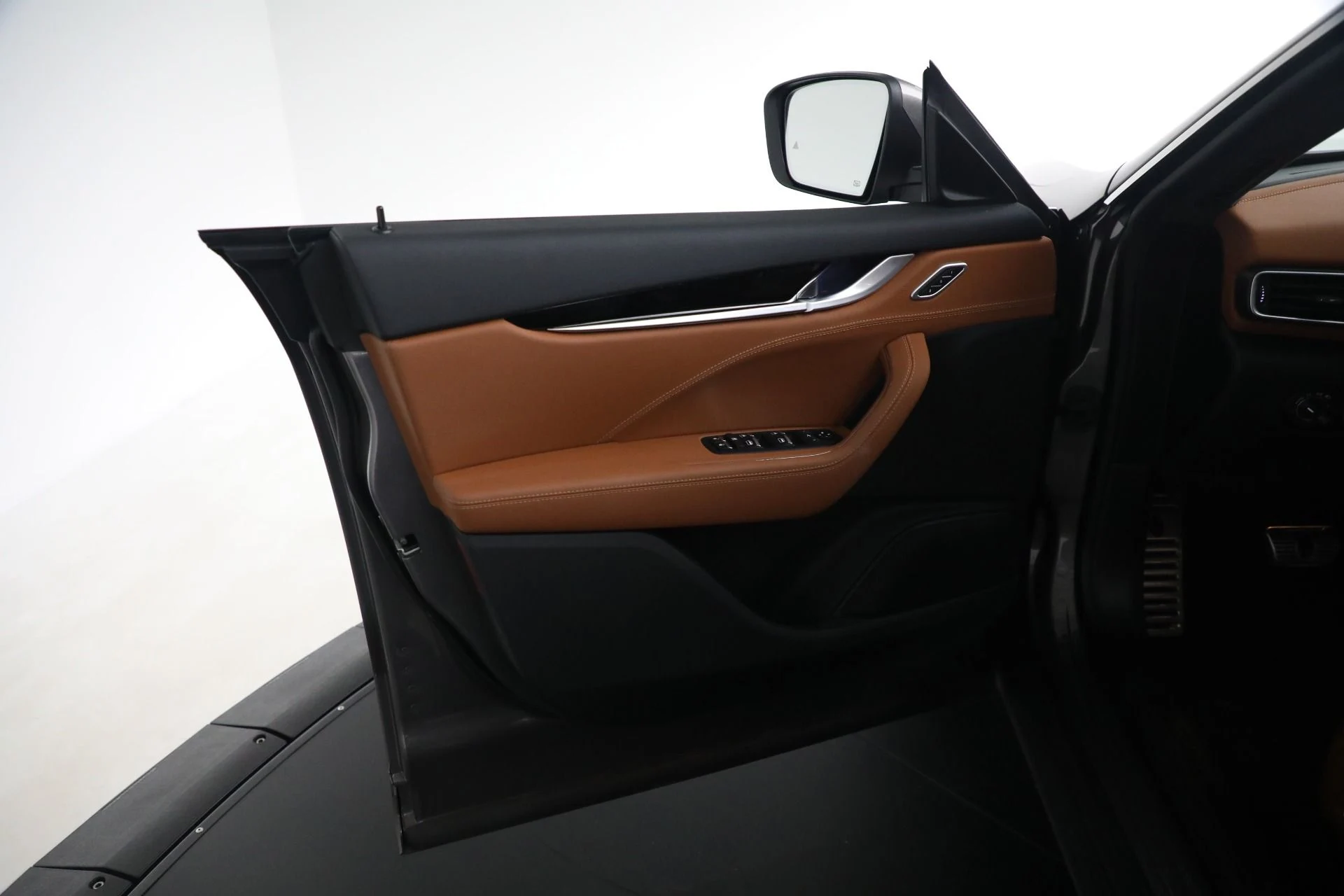 mph024_1203393301_Used_2022_Maserati_Levante_GT_6657757a77