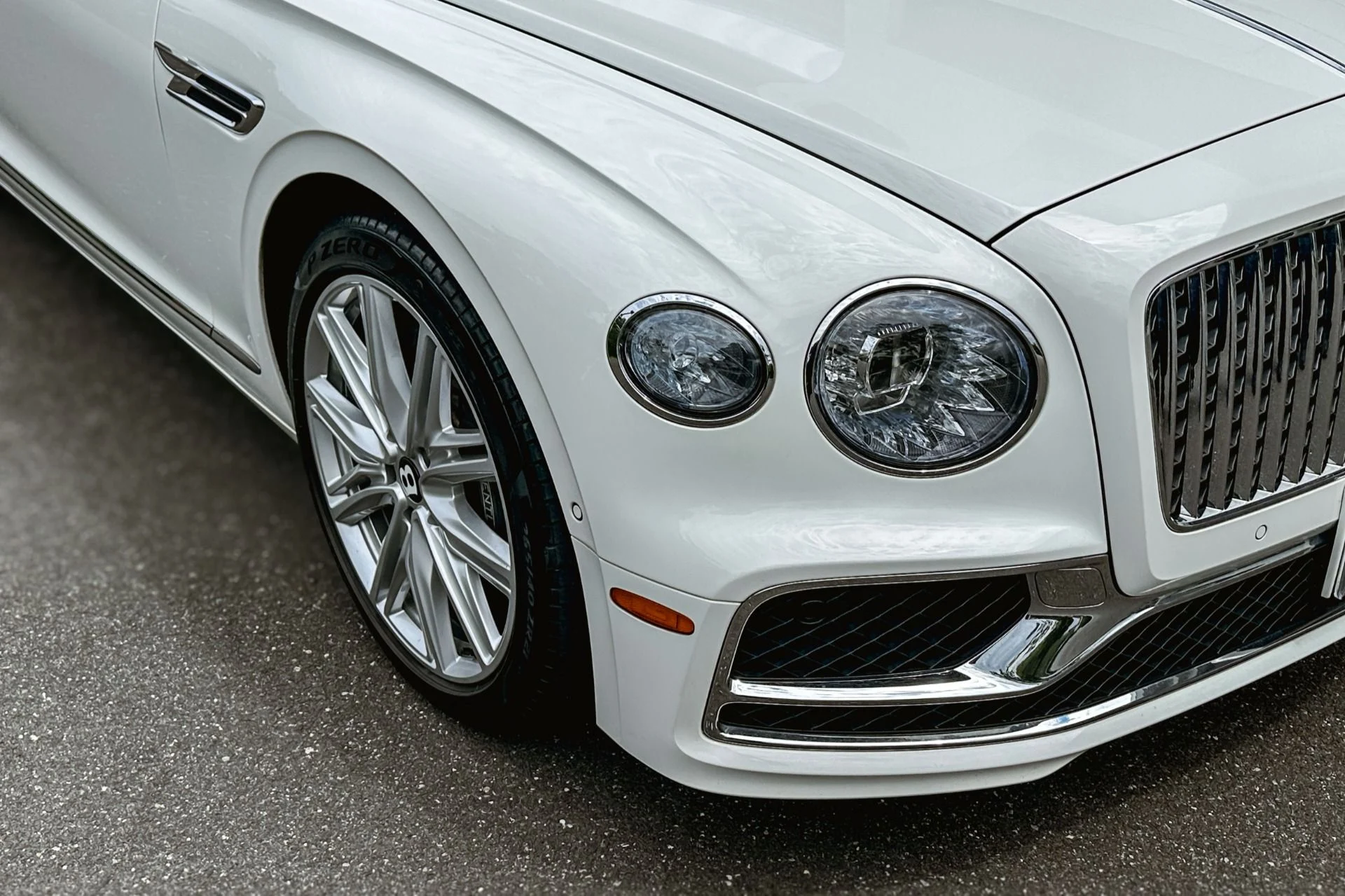 mph024_1220261062_Used_2023_Bentley_Flying_Spur_Hybrid_Hybrid_1782128898_037de1d198