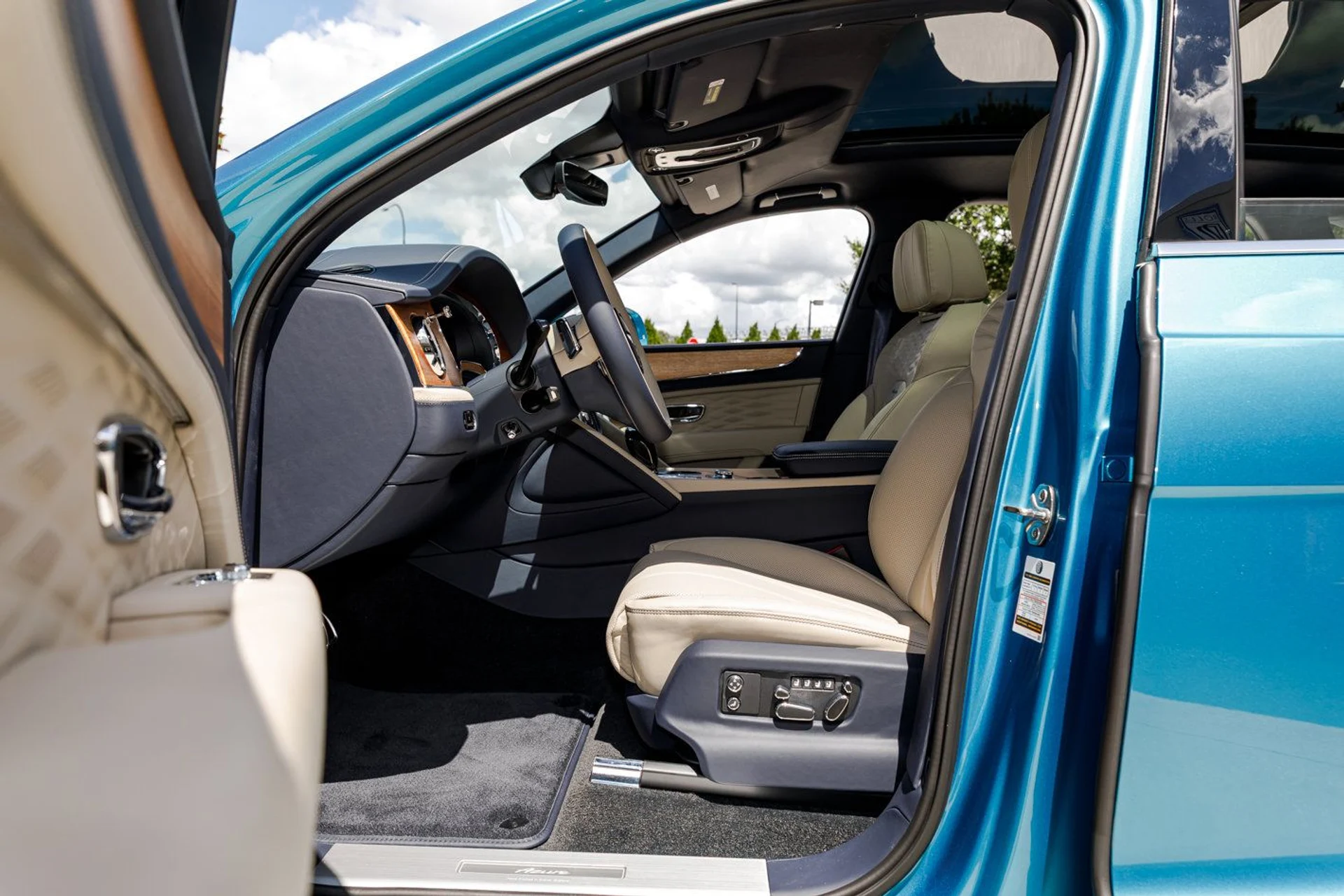 mph024_1221321451_7e1343022a92ea95948bd2648615e834x_859594c482