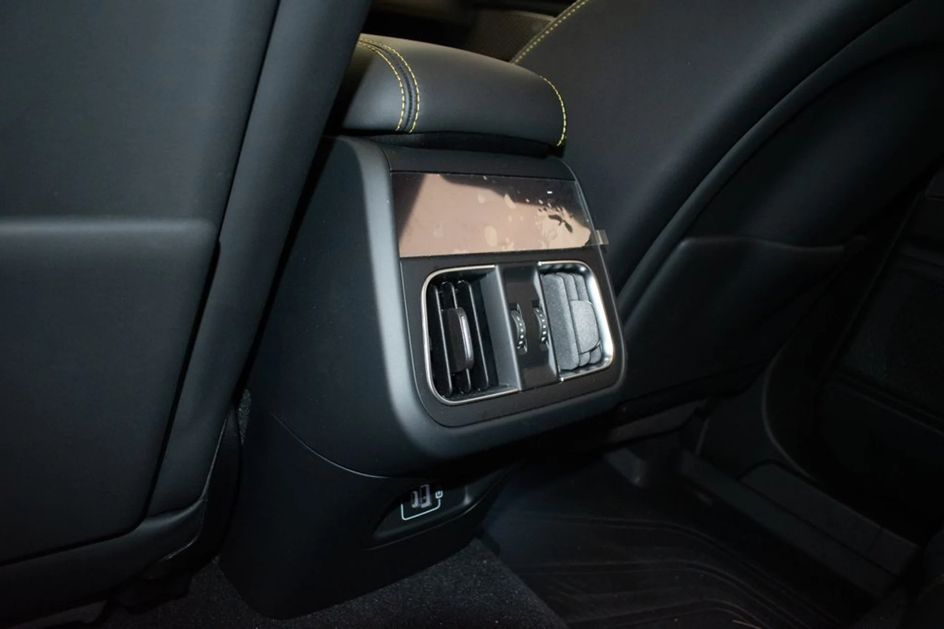 mph024_1225949542_6006191a237a65fee679f7275045706ax_ca16b3d24e