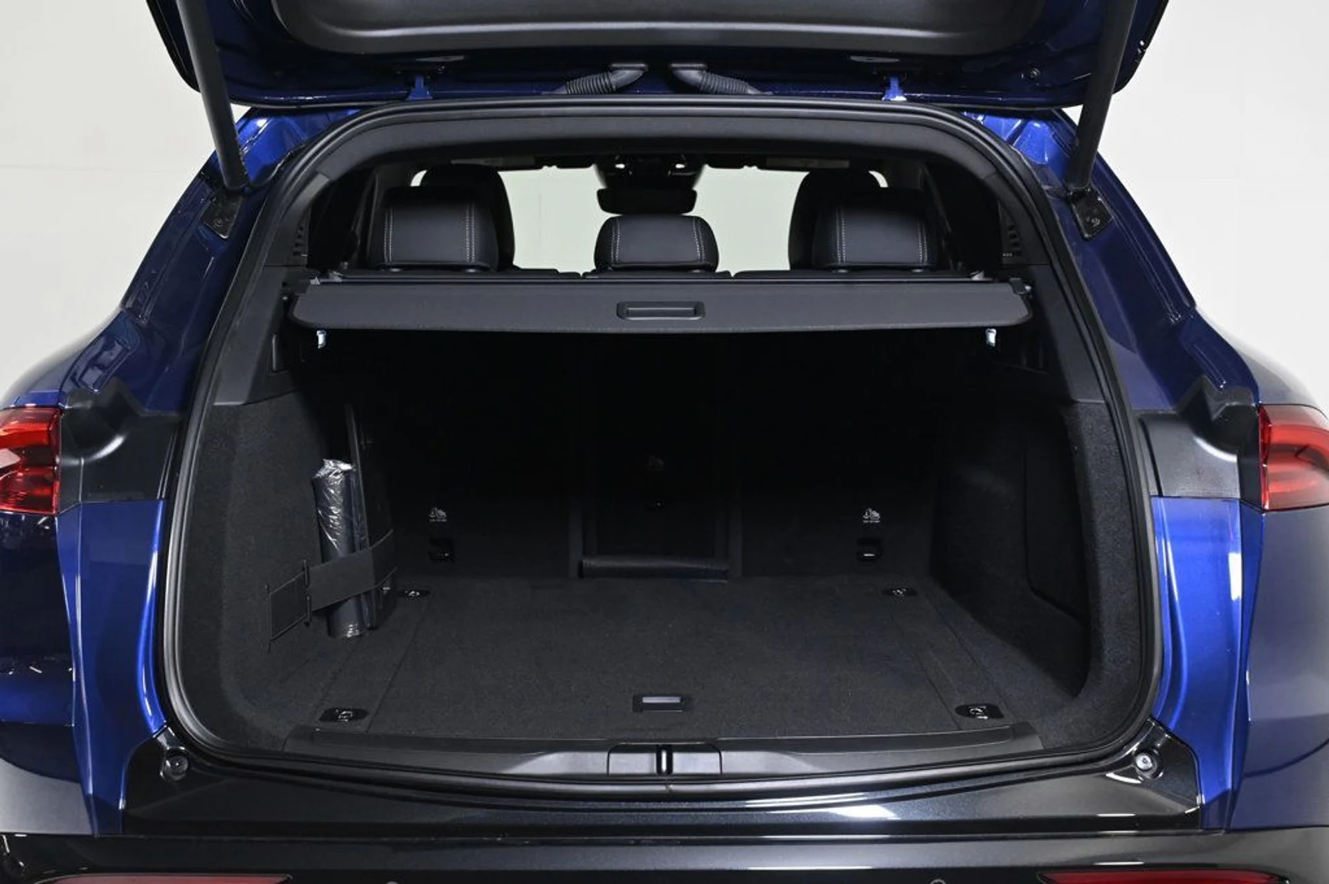 mph024_1229259938_used_2025_maserati_grecale_modena_11350_22967686_24_1024_953e19c3cd