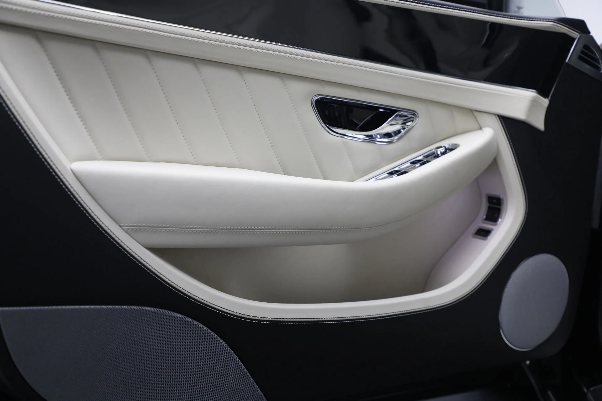 mph024_1232250468_New_2024_Bentley_Continental_GTC_Edition_8_46f59de327
