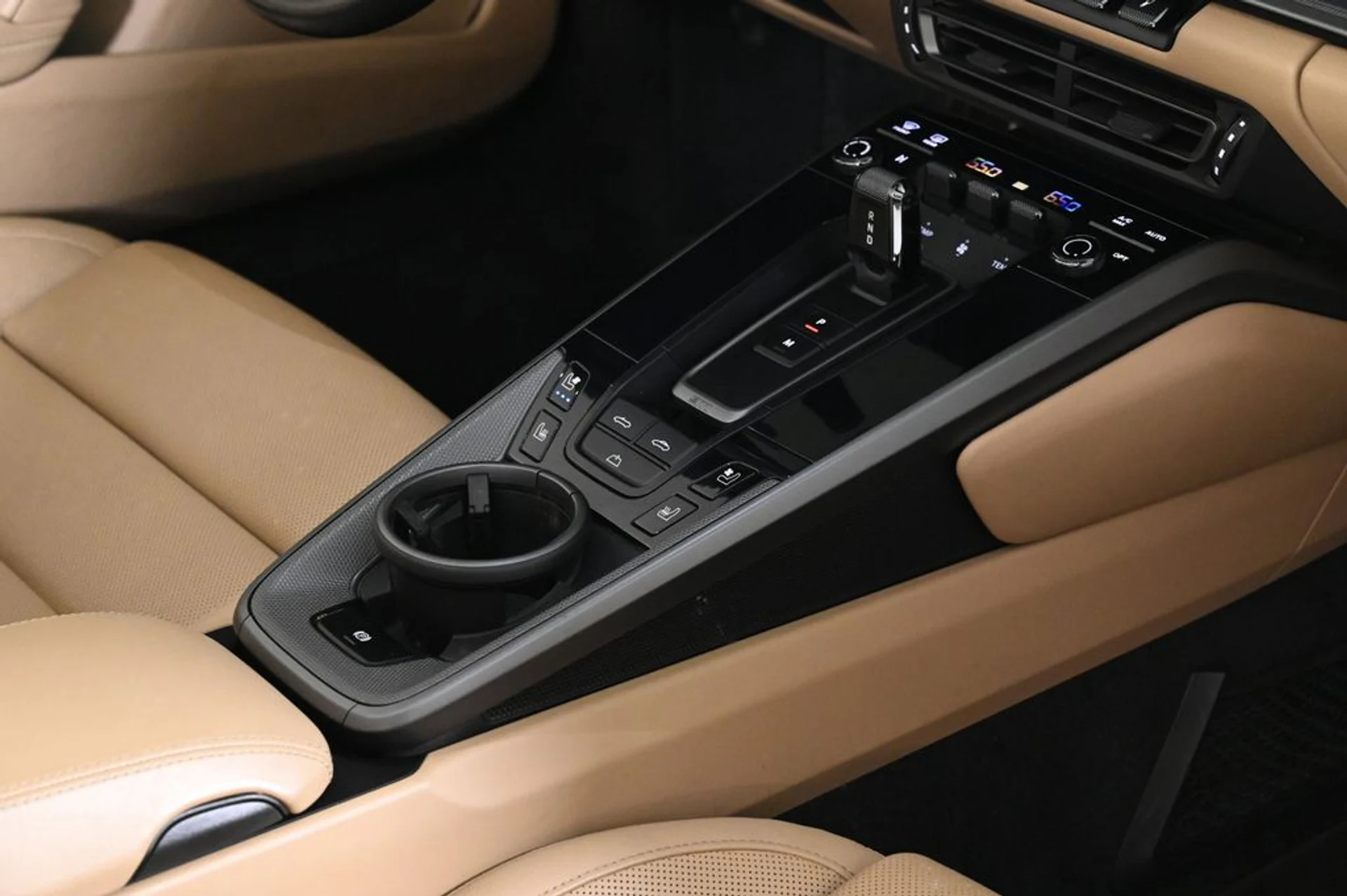 mph024_1238158063_0ebff7d32e63d98fbd6ed16520823430x_d2dcf7edb7