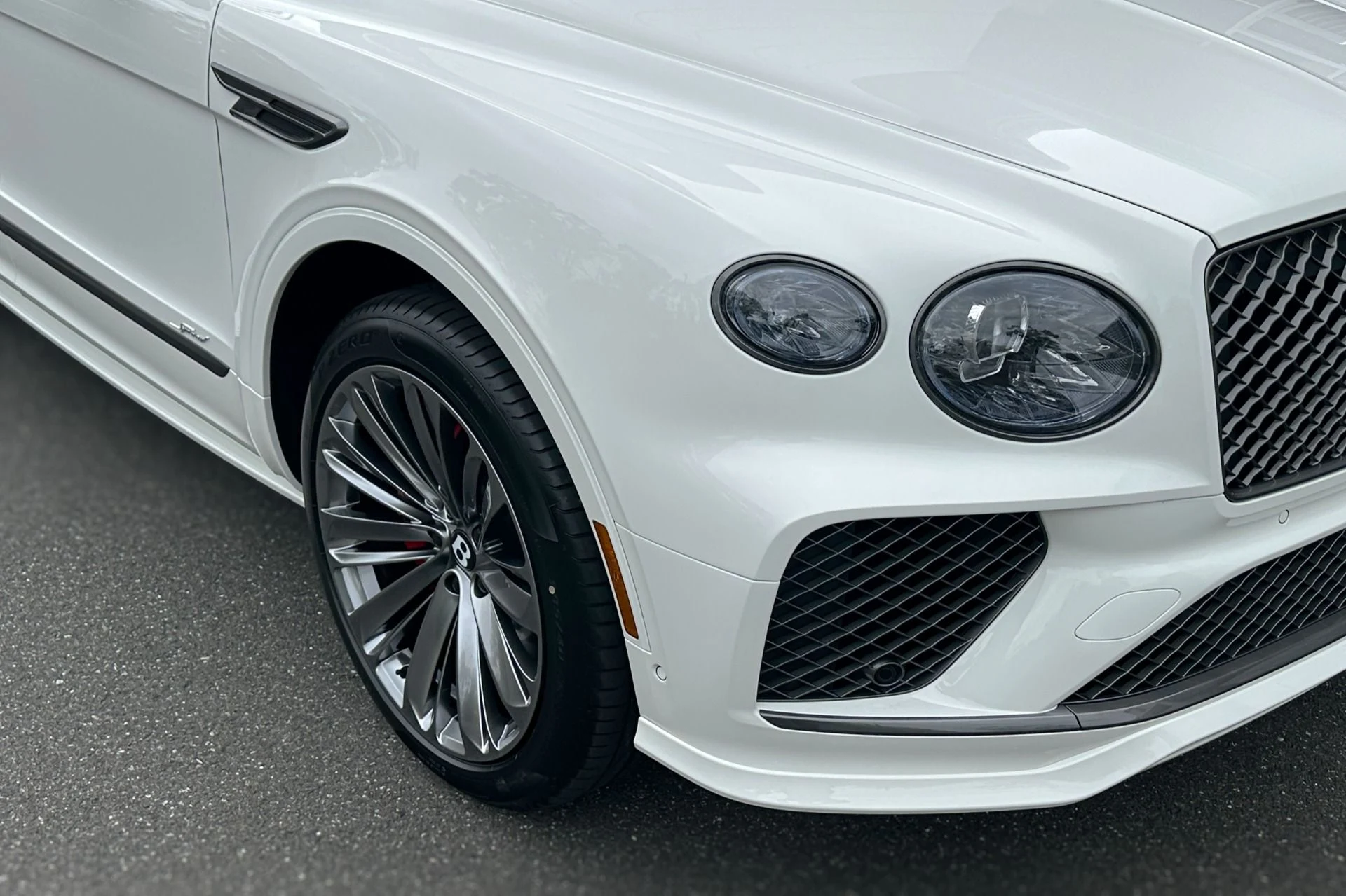 mph024_124089215_New_2027_Bentley_Bentayga_Speed_1790242950_eb41ed7c2d