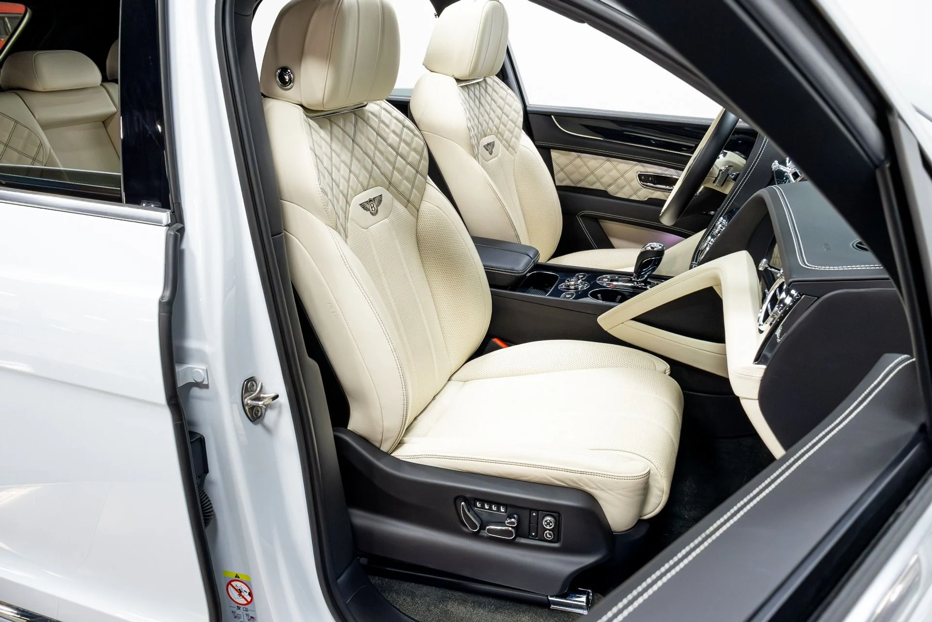 mph024_1241842712_Used_2021_Bentley_Bentayga_V8_First_Edition_1774291657_0133d58411