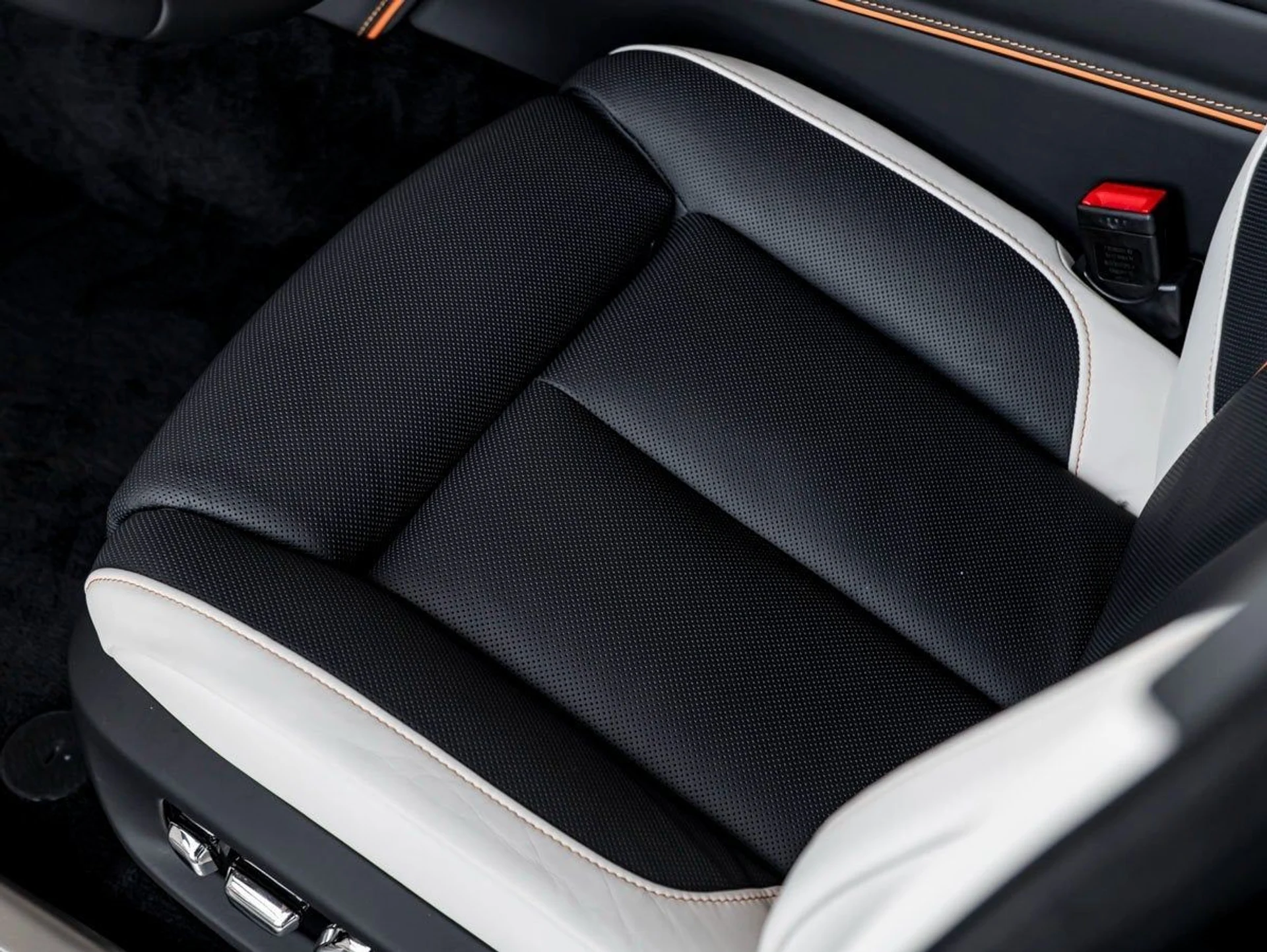 mph024_124274570_25_a389386137