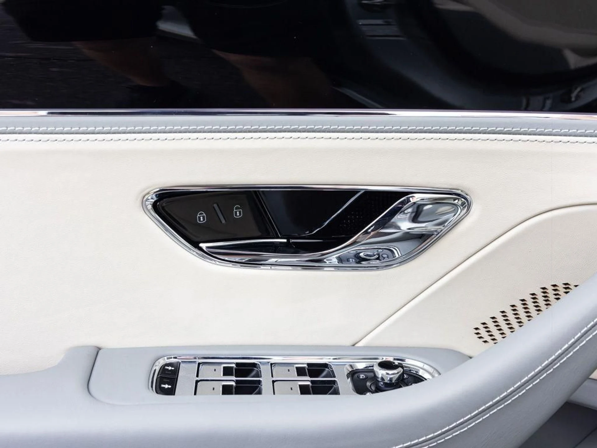 mph024_1247429361_500853697_69ac49bb42328134f501cf3e_1c864274e8