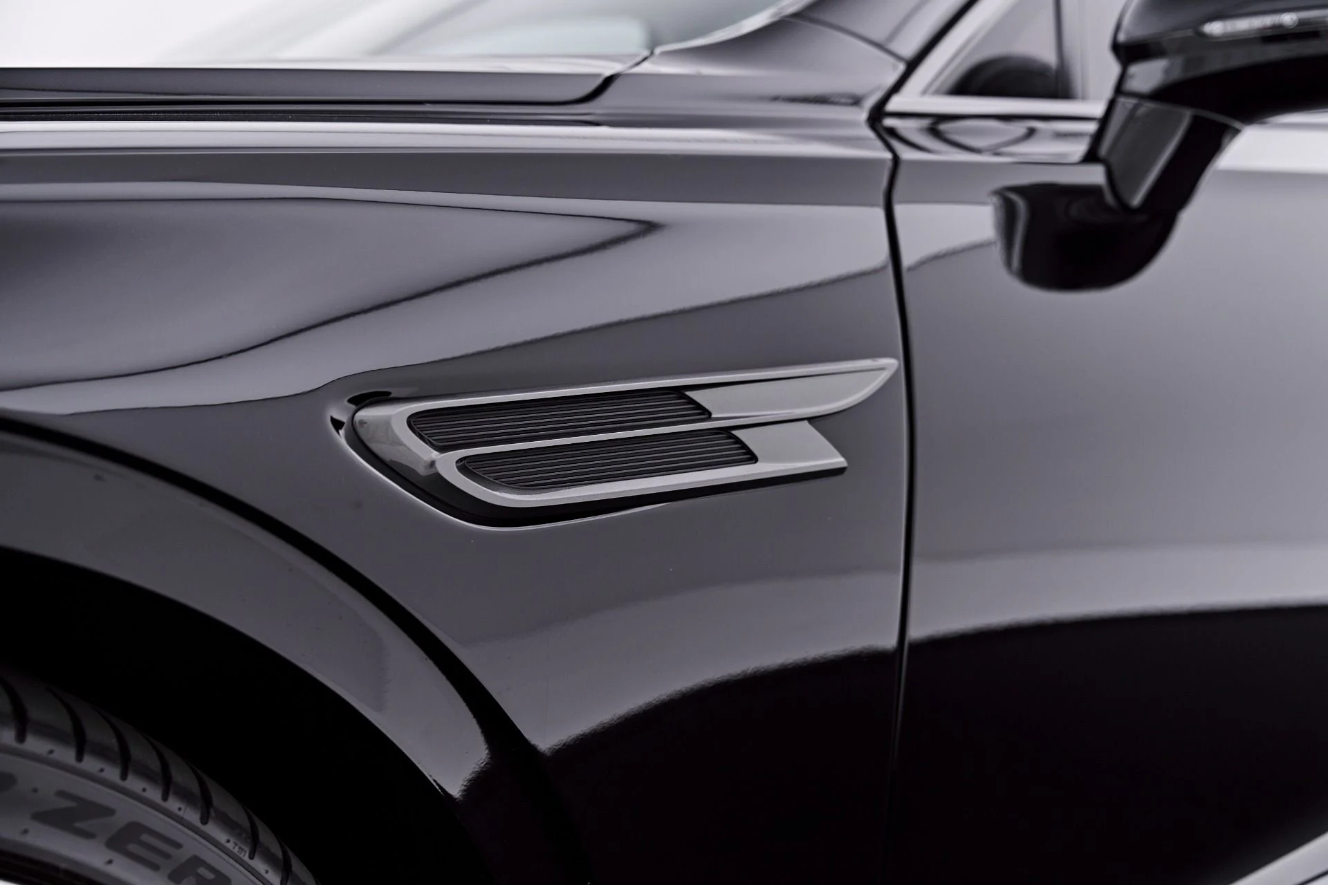 mph024_1255799054_Used_2025_Bentley_Flying_Spur_Speed_1786412189_481c01d60d