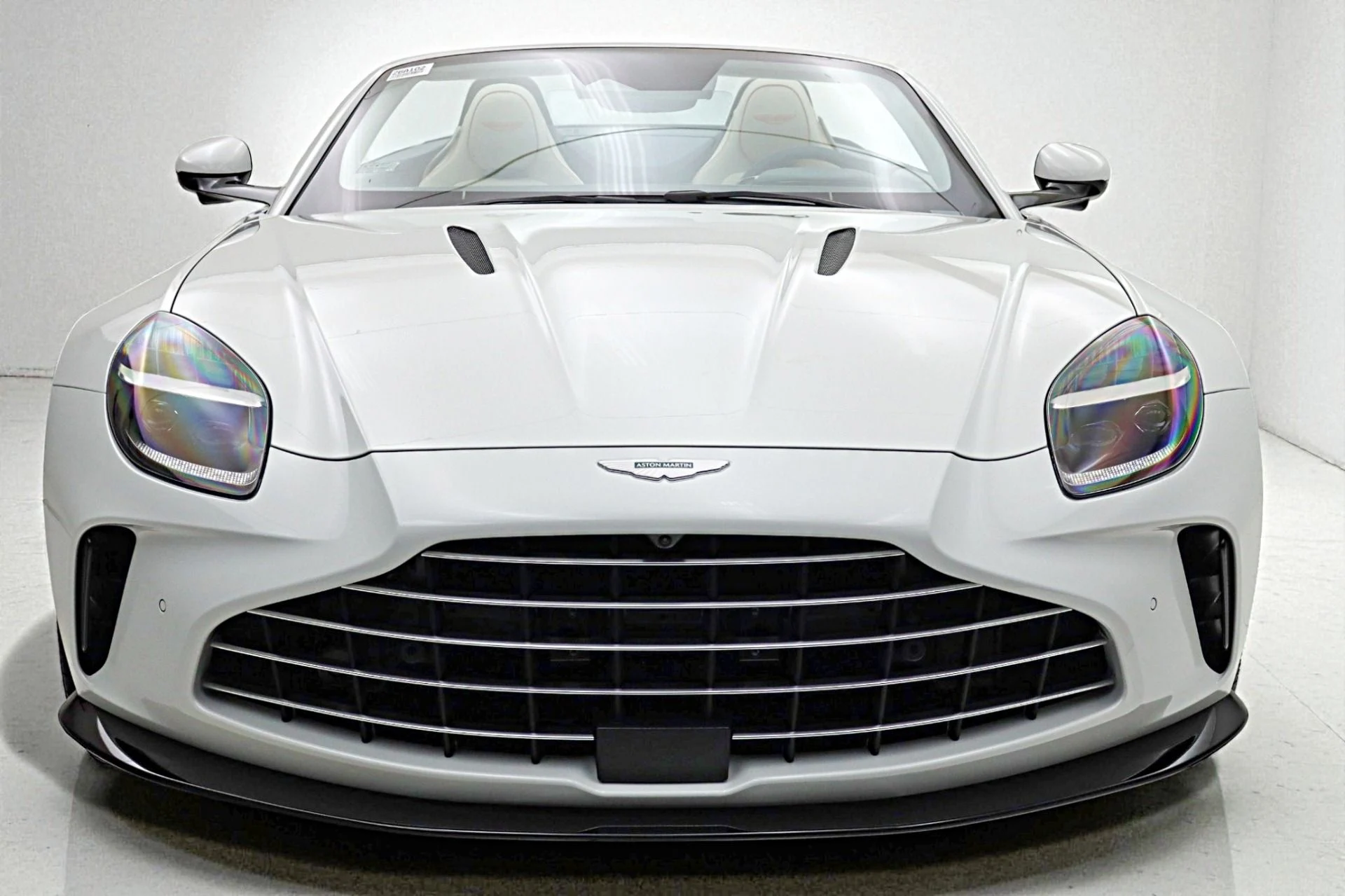 mph024_1262661431_New_2026_Aston_Martin_Vantage_Roadster_9b8f33ee2b