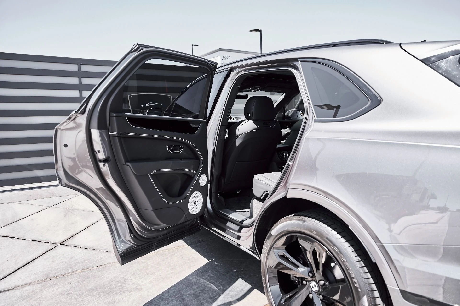 mph024_126523744_Used_2024_Bentley_Bentayga_1778202795_23a4fa4378