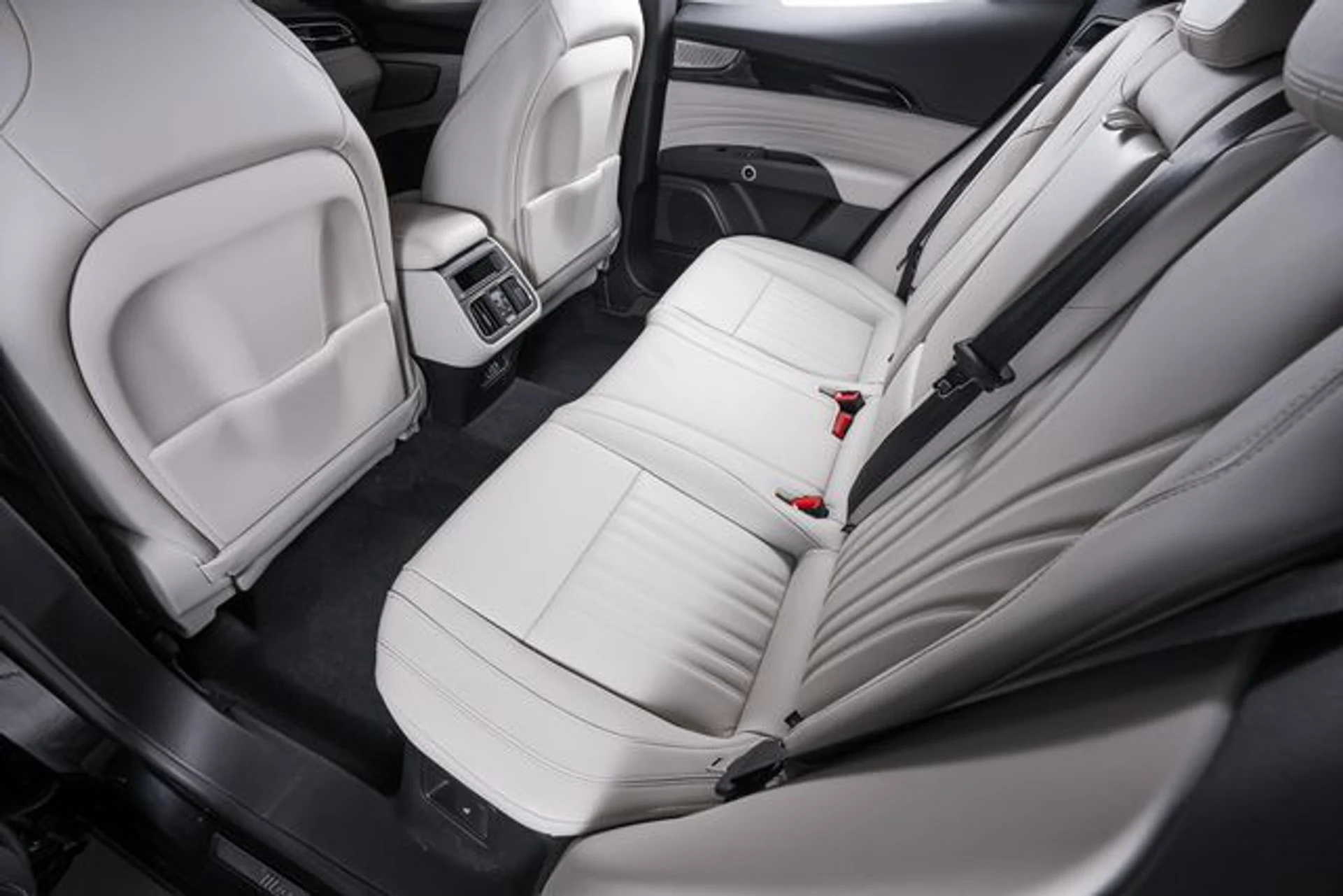 mph024_1265923065_369b2df456352b01dddb163cde5157fdx_b4aeb8d038