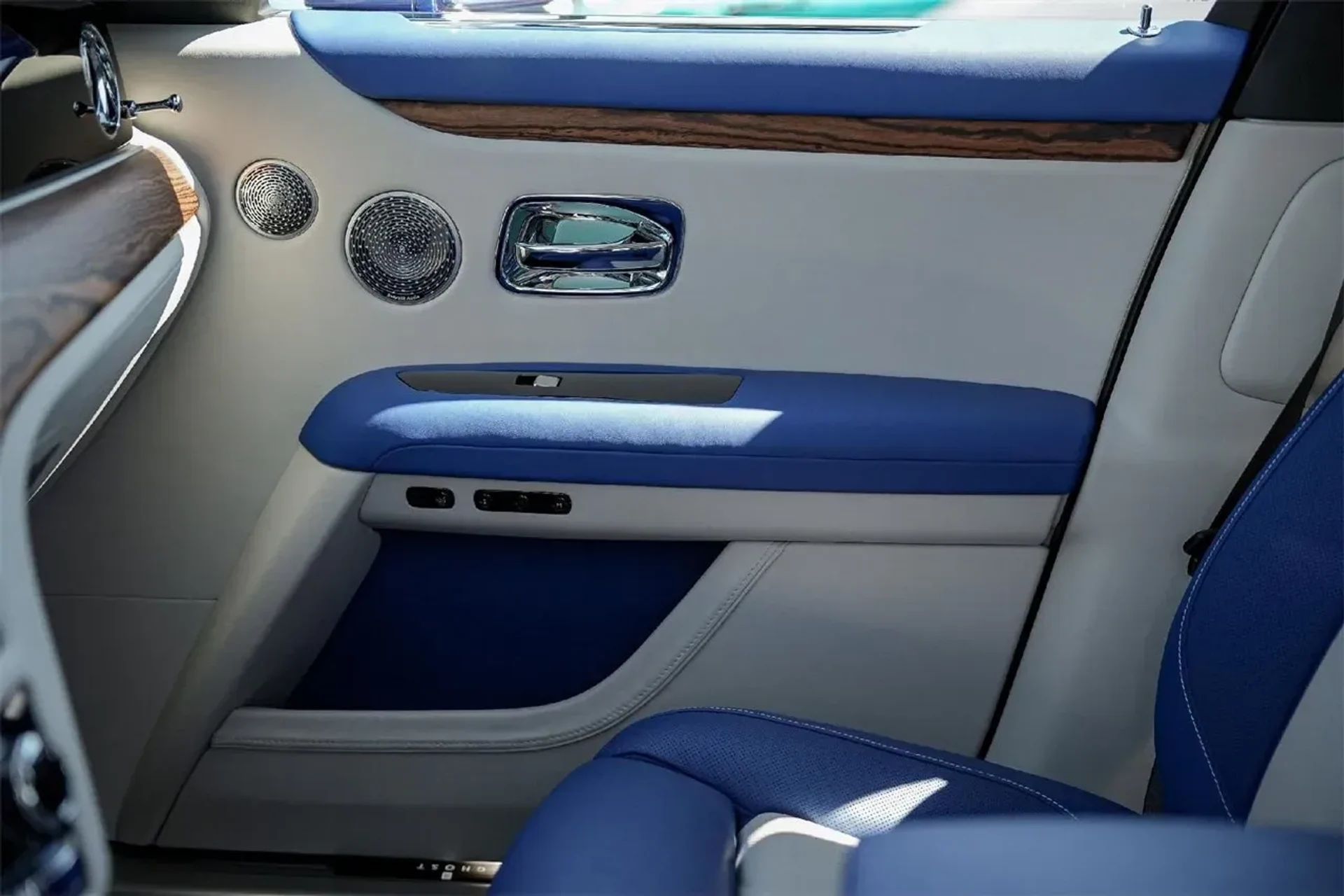 mph024_1270166631_1318a1f64f99409592f811193d5ad17a_830838c43f