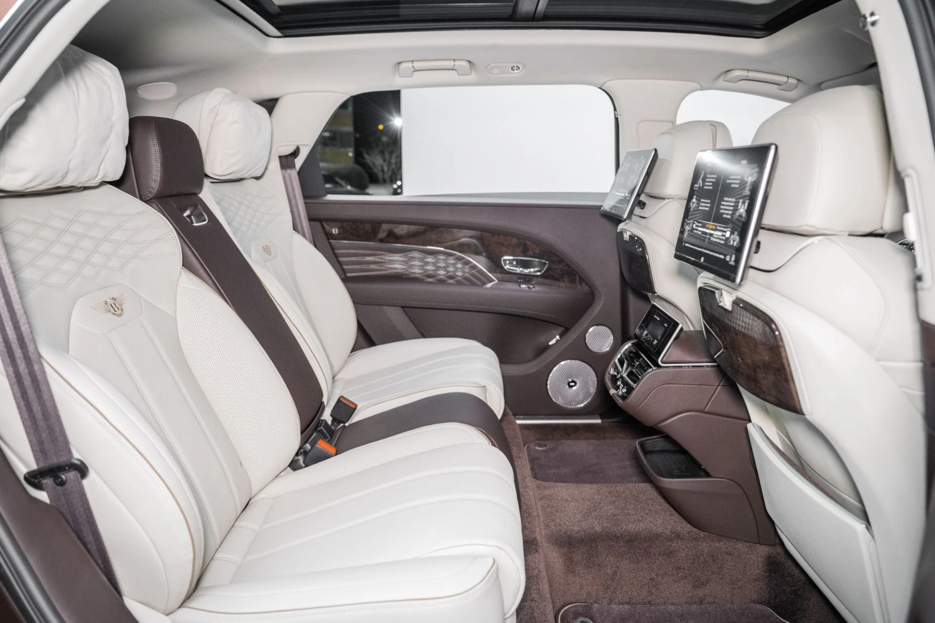 mph024_128238791_Used_2025_Bentley_Bentayga_EWB_Mulliner_1762964457_902f97389a