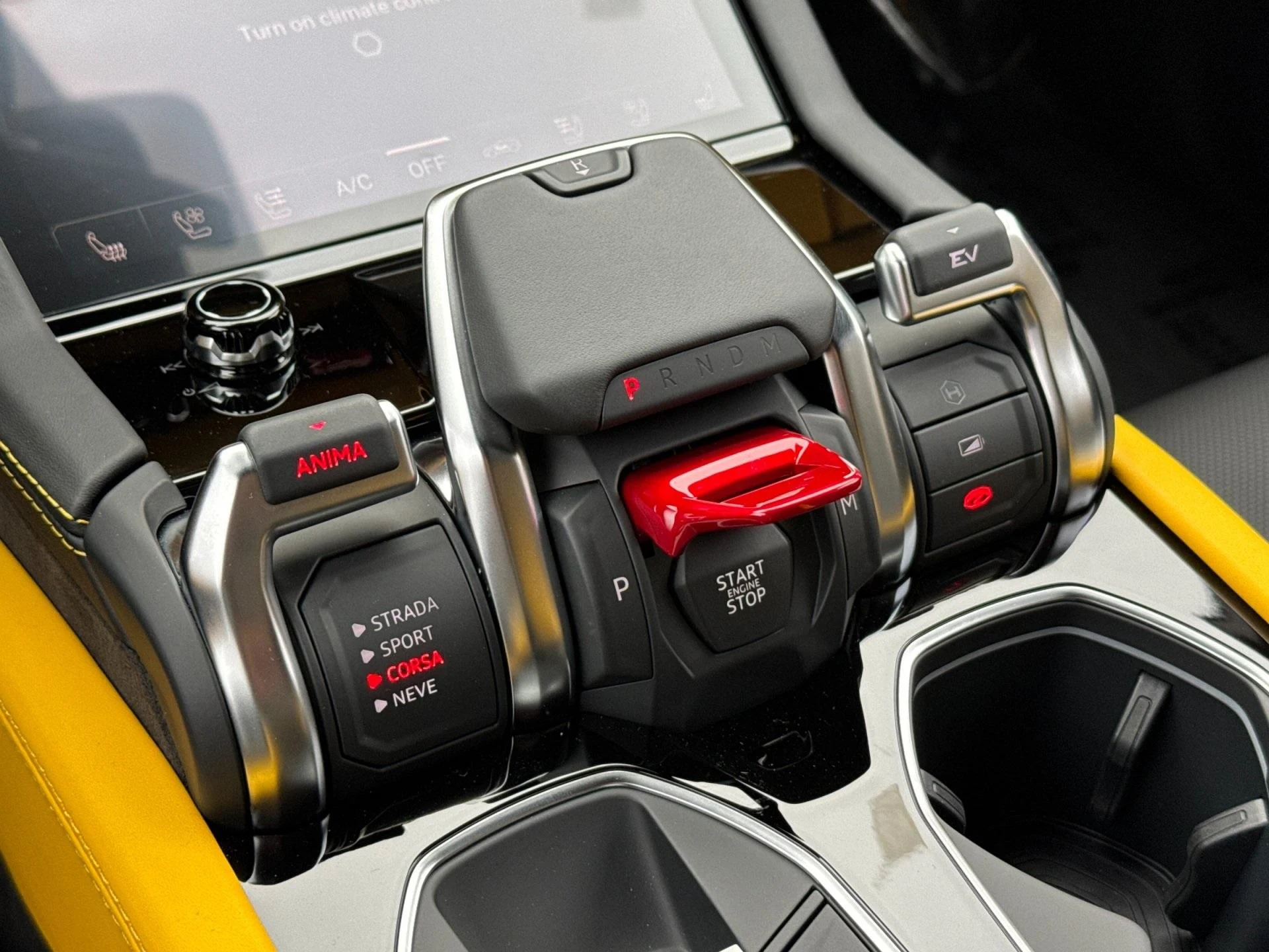 mph024_1282922036_New_2025_Lamborghini_Urus_SE_1770719347_779bfc7a54