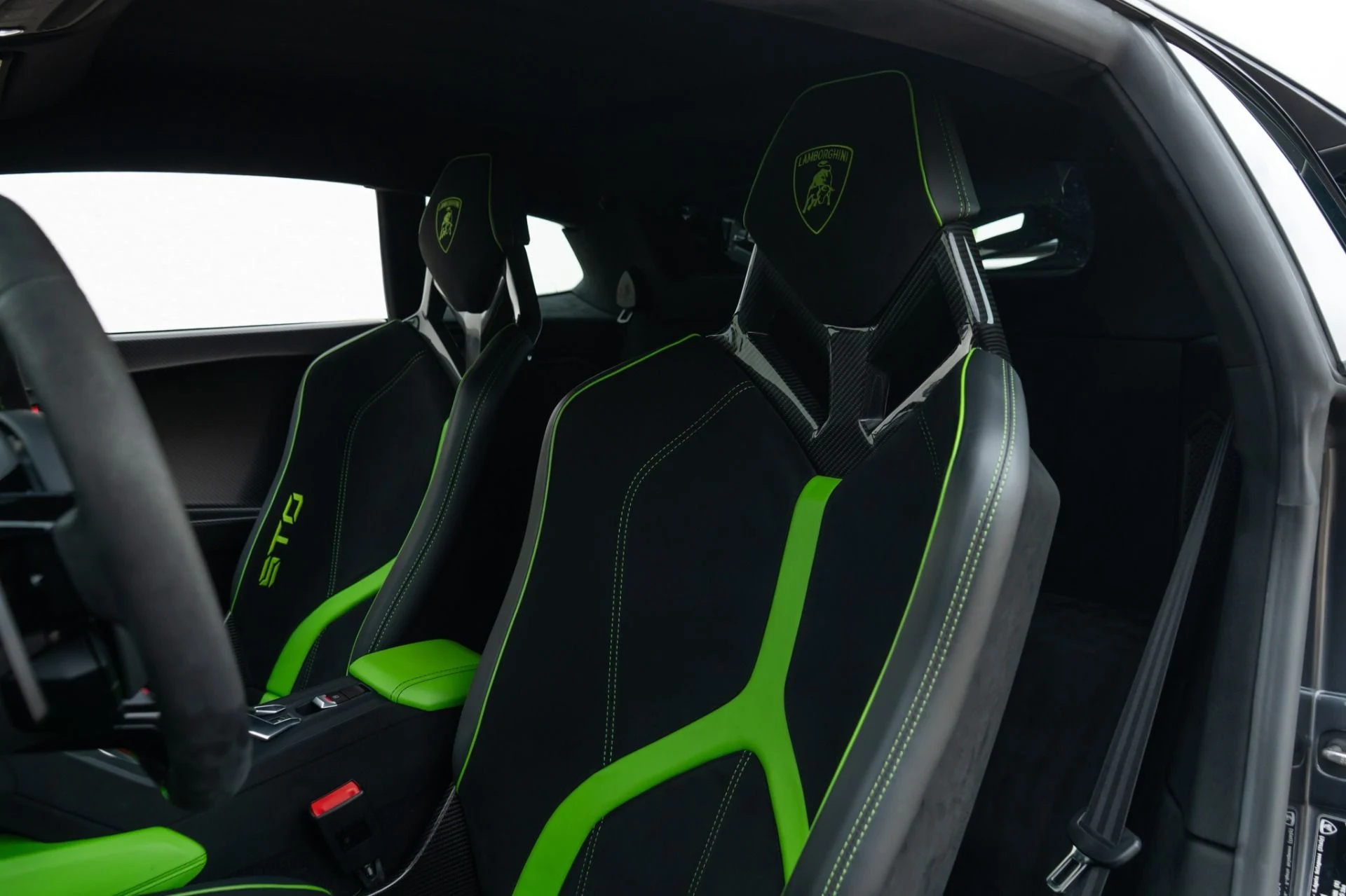 mph024_1293397494_Used_2021_Lamborghini_Huracan_STO_1791840697_50ab34153b