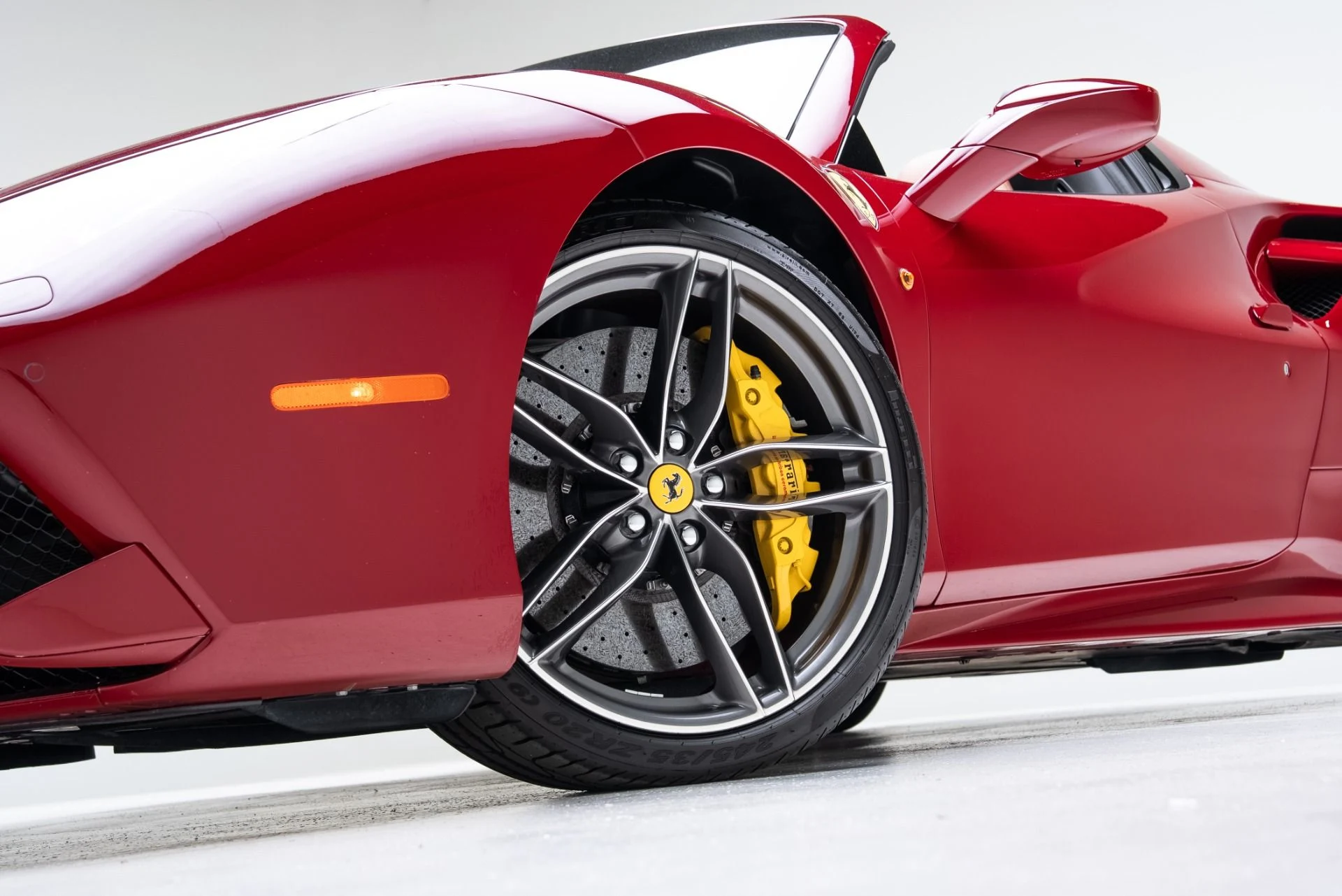 mph024_1296451339_Used_2019_Ferrari_488_Spider_1773085890_ca06c60304