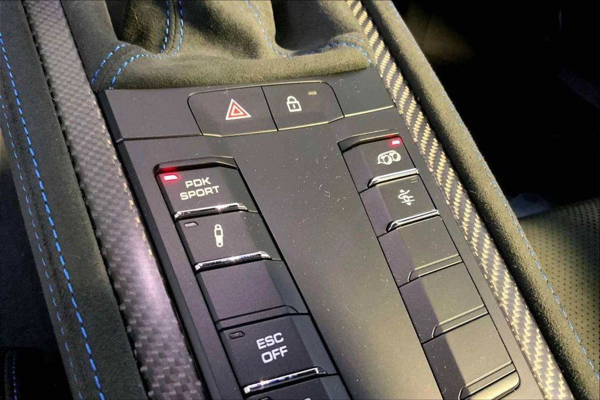 mph024_1297029622_EA_Ra65_Jl_Onv0_R6_S_Mry_QZF_85_Hx8_c097f28c29