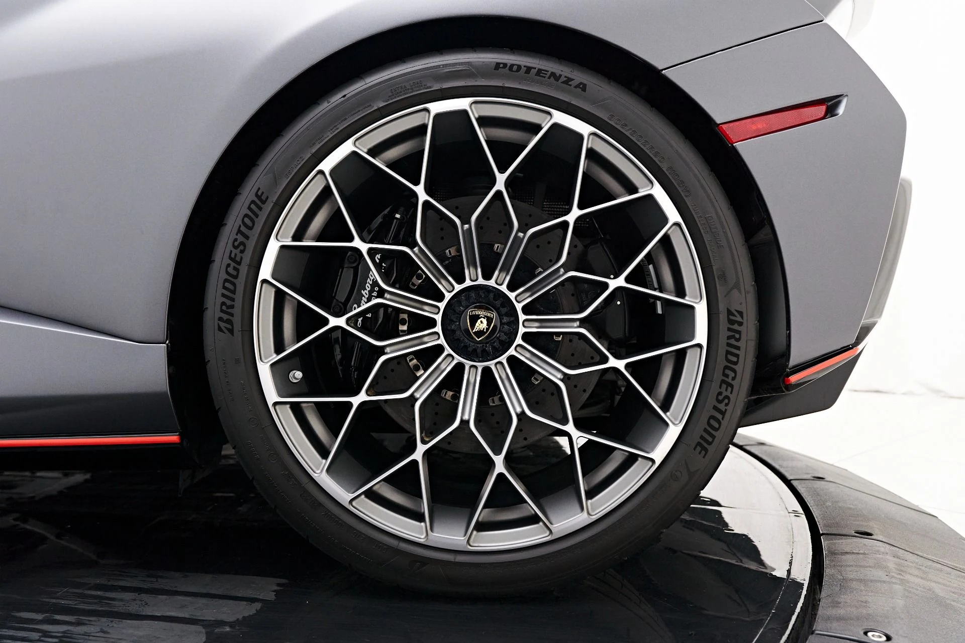 mph024_1302657569_Used_2023_Lamborghini_Huracan_STO_Base_1696892071_b14751c5a4