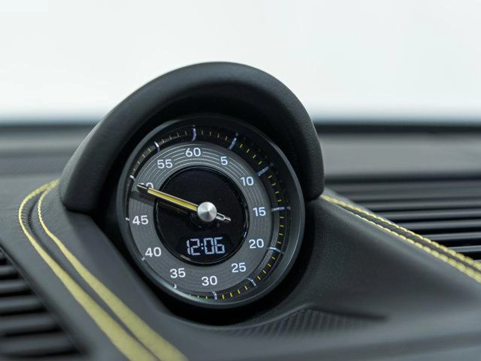 mph024_1305130702_Q_r_f_3a4oxta_V2w_RPSG_Mrzd_QUA_67608a1541