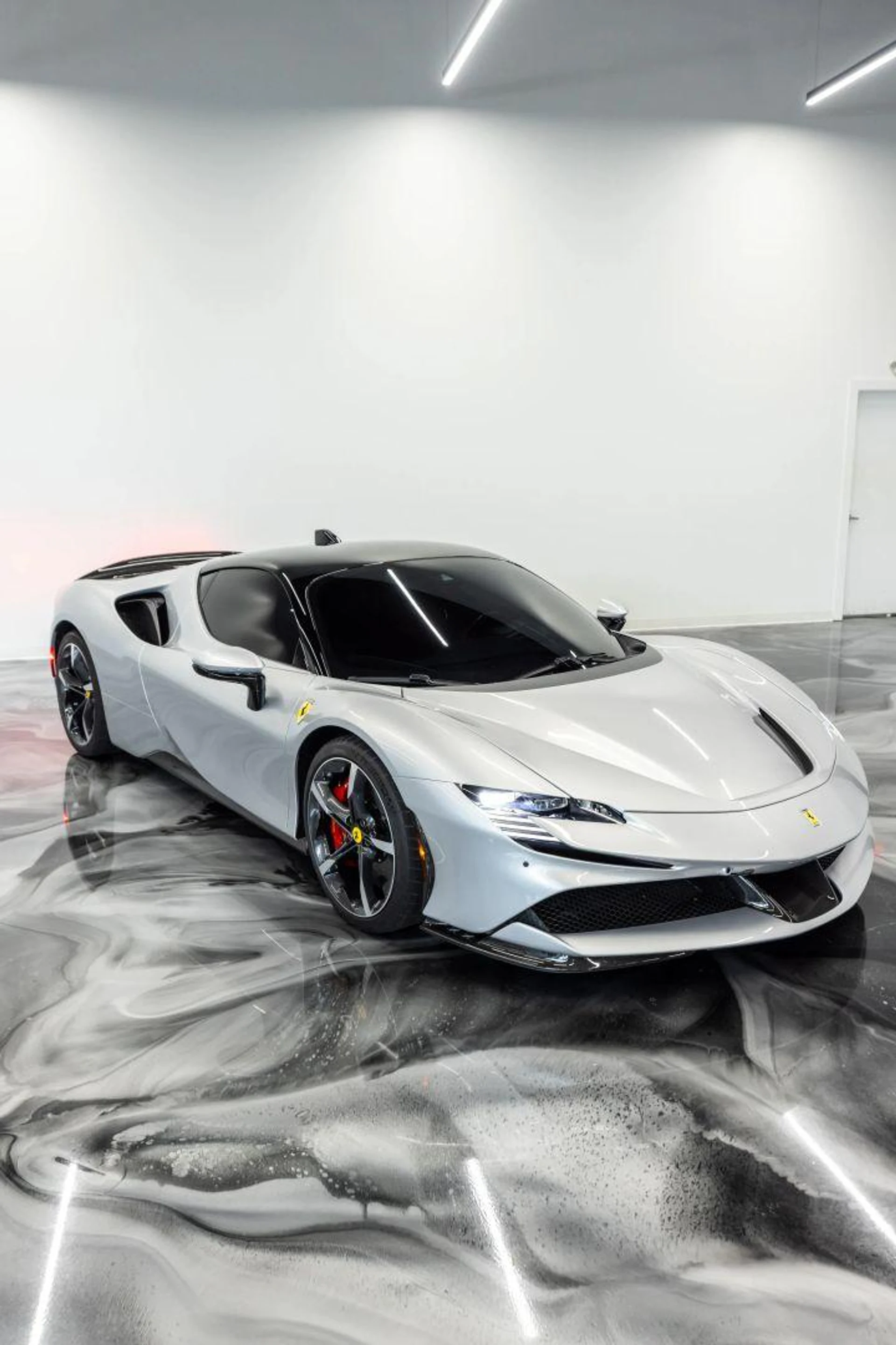 mph024_1307229453_Used_2021_Ferrari_SF_90_Stradale_Coupe_2_D_1777366256_c79ba34efa