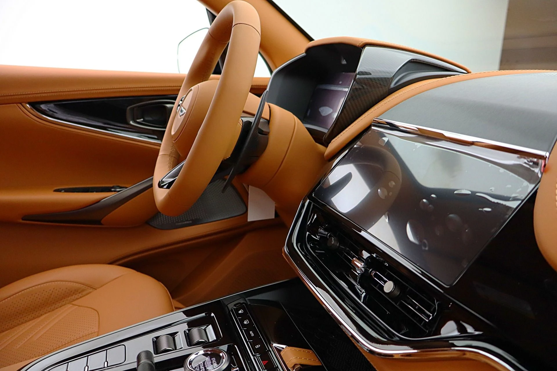 mph024_1327353482_New_2026_Aston_Martin_DBX_S_8d75fe8a1c