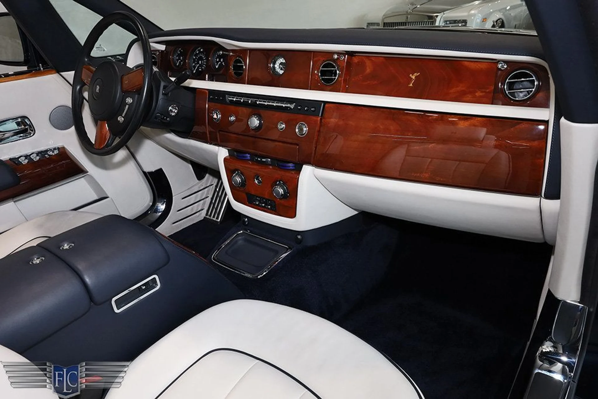 mph024_1328855218_used_2013_rolls_royce_phantom_coupe_2drdrophead_9689_22930572_25_1024_a56aa931e4