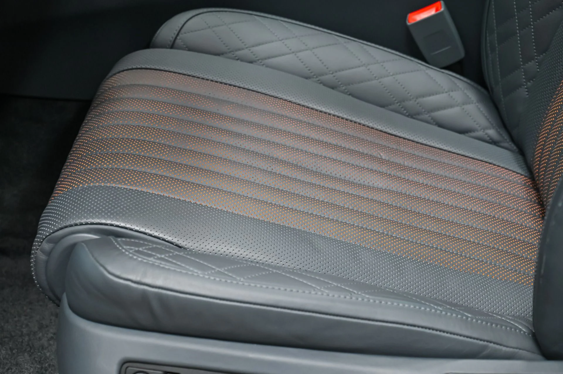 mph024_1342701171_Used_2018_Bentley_Flying_Spur_V8_S_1754506017_1f0e74fe23