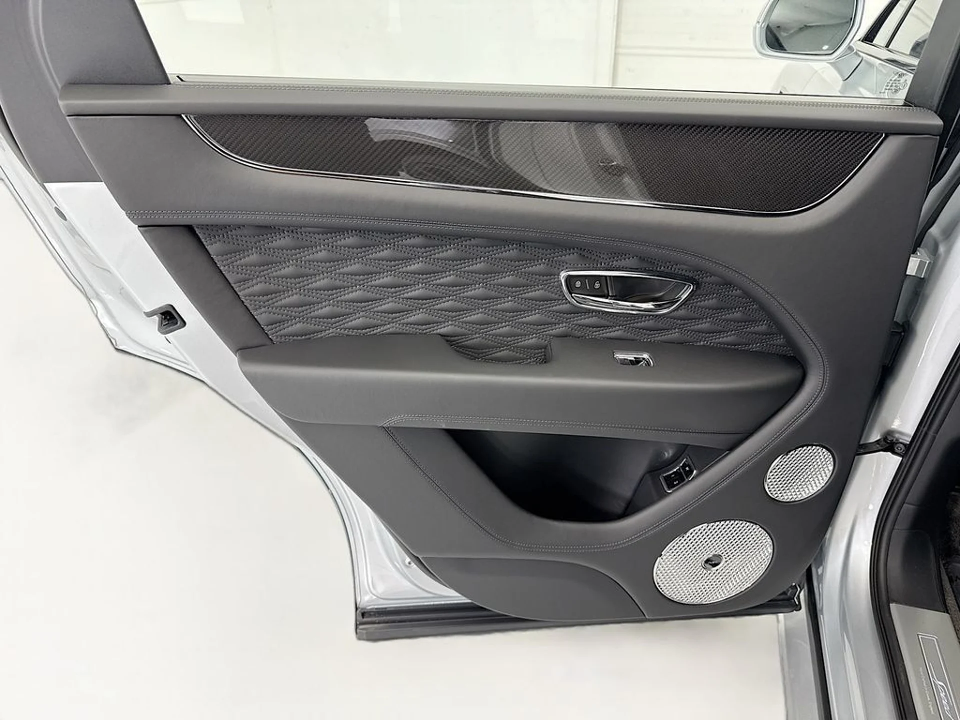 mph024_134417498_new_2026_bentley_bentayga_8119_23011289_25_1024_6d8dbfb2bb