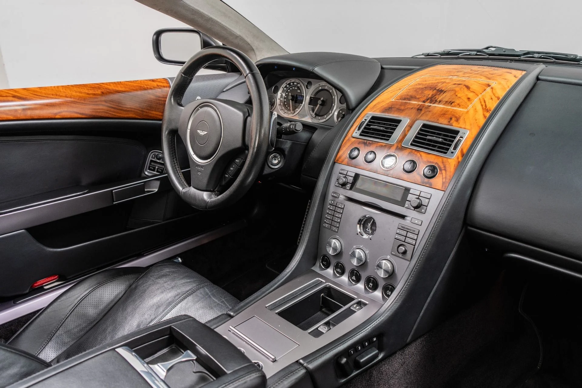 mph024_1344418481_Used_2008_Aston_Martin_DB_9_Volante_1787088651_921e590fb3