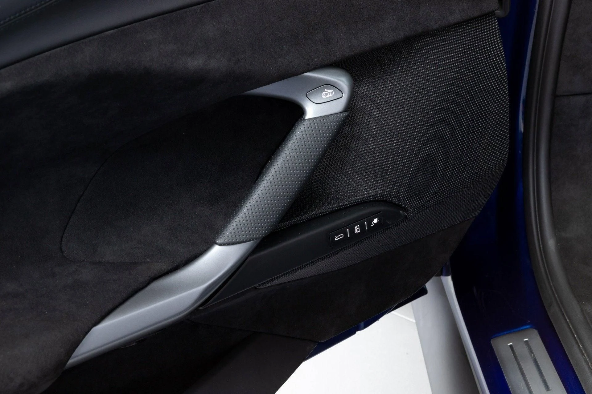 mph024_1349586435_Used_2023_Ferrari_296_GTS_1777368554_e9a7908cf7