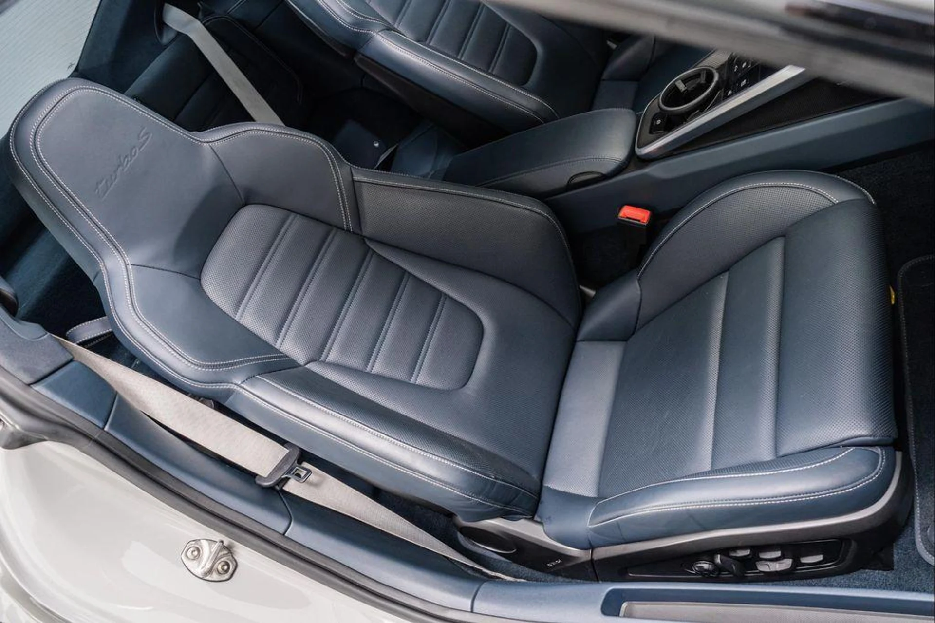 mph024_1349927774_CMJ_Wcwr_NQNUT_Ctk_VF_2cw_V95j07k_e0158286ff