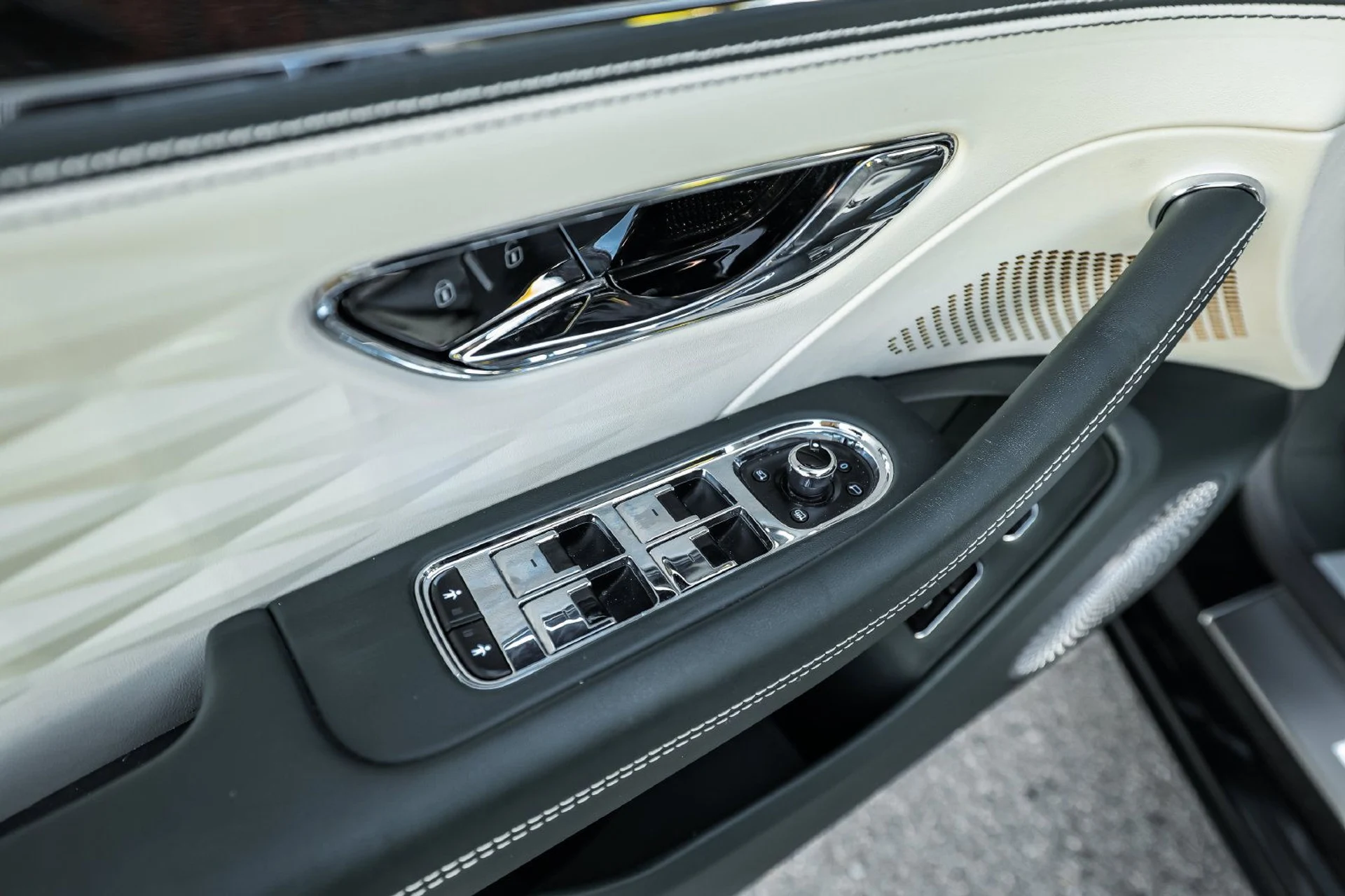 mph024_1350220246_81c7b527_8ac6_490b_80eb_0a12bdf477c7_9583020f3a