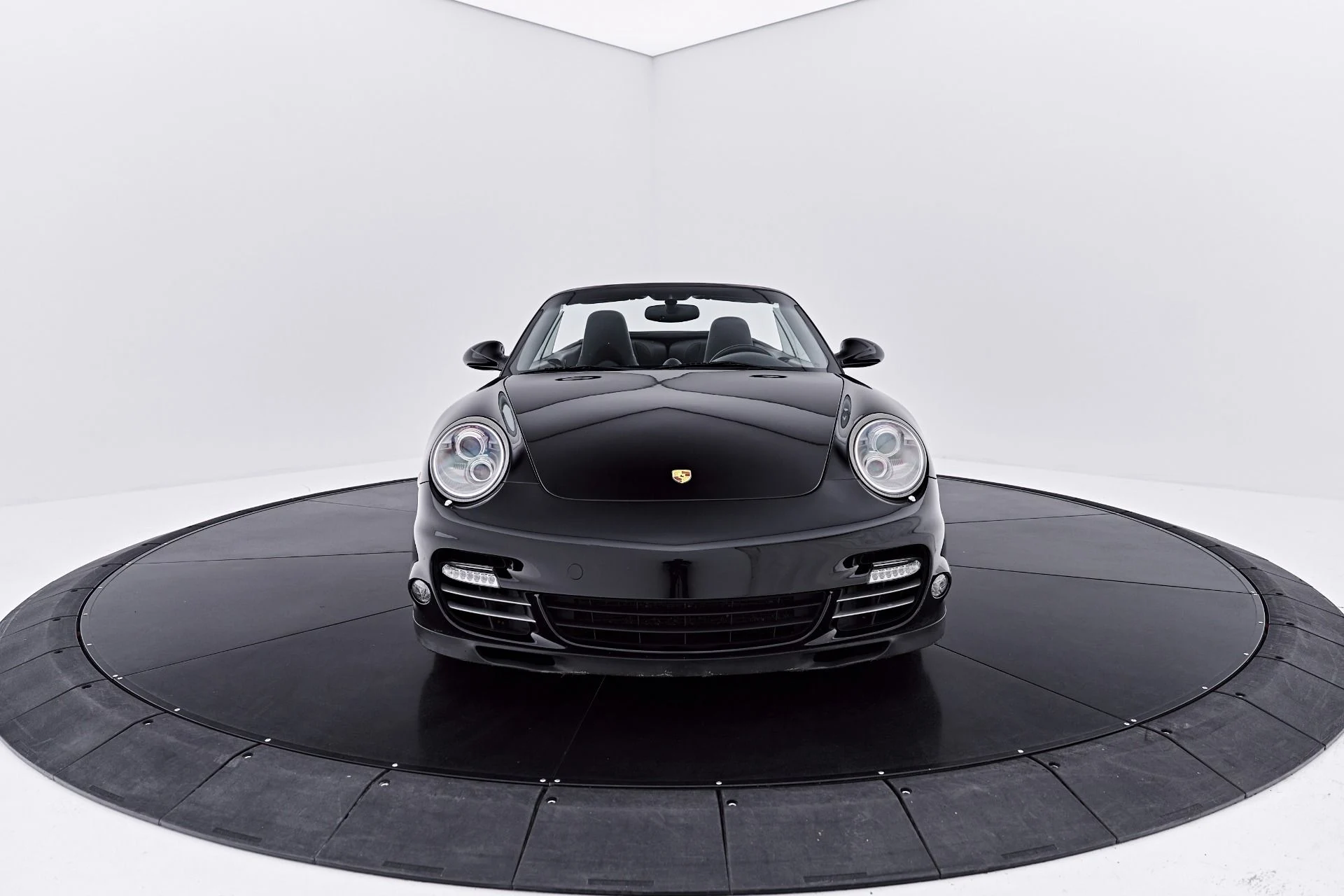 mph024_135229082_Used_2010_Porsche_911_Turbo_1785431128_e76a6f83e2