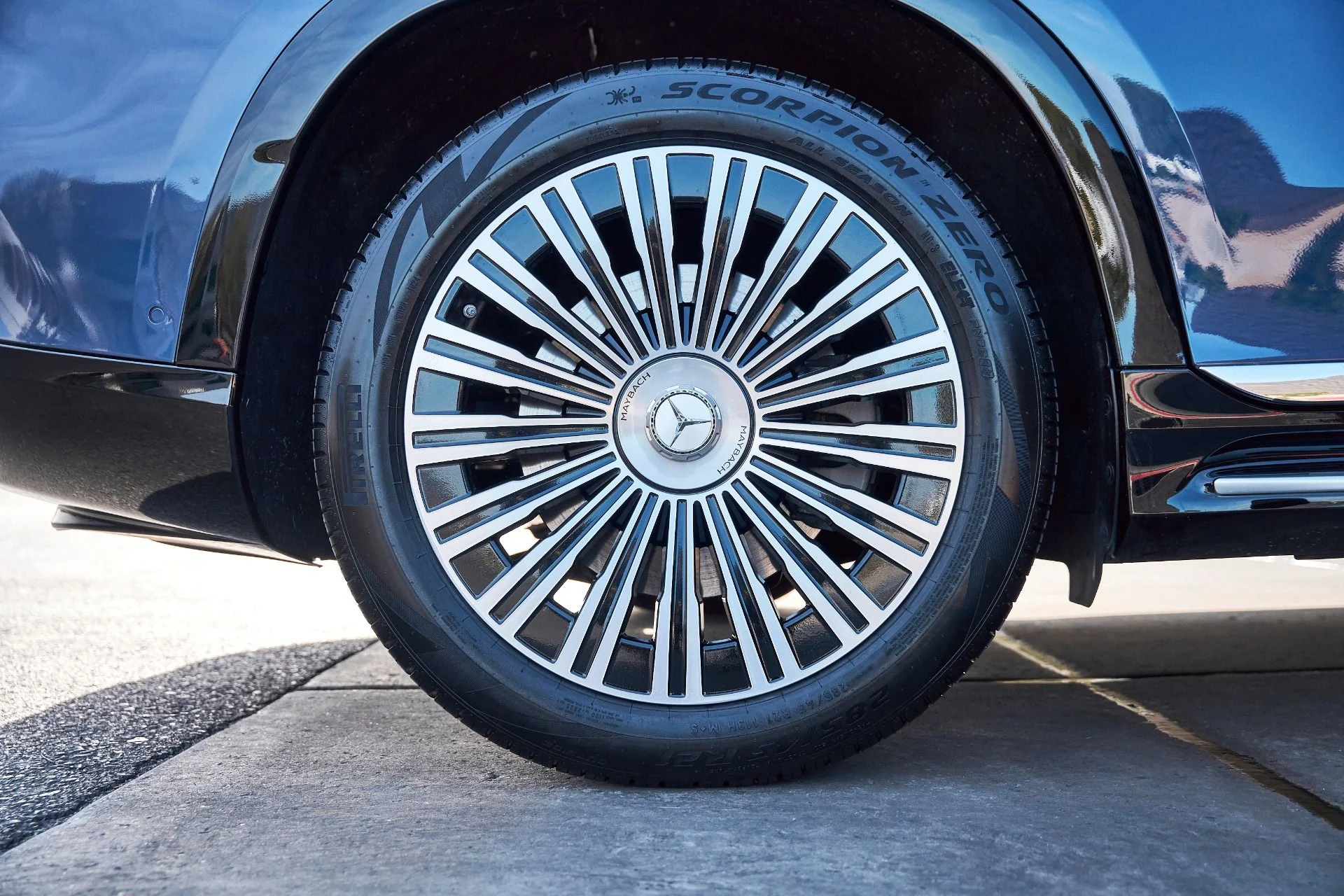 mph024_1357592446_Used_2024_Mercedes_Benz_EQS_Maybach_EQS_680_1766455862_58eb57986a