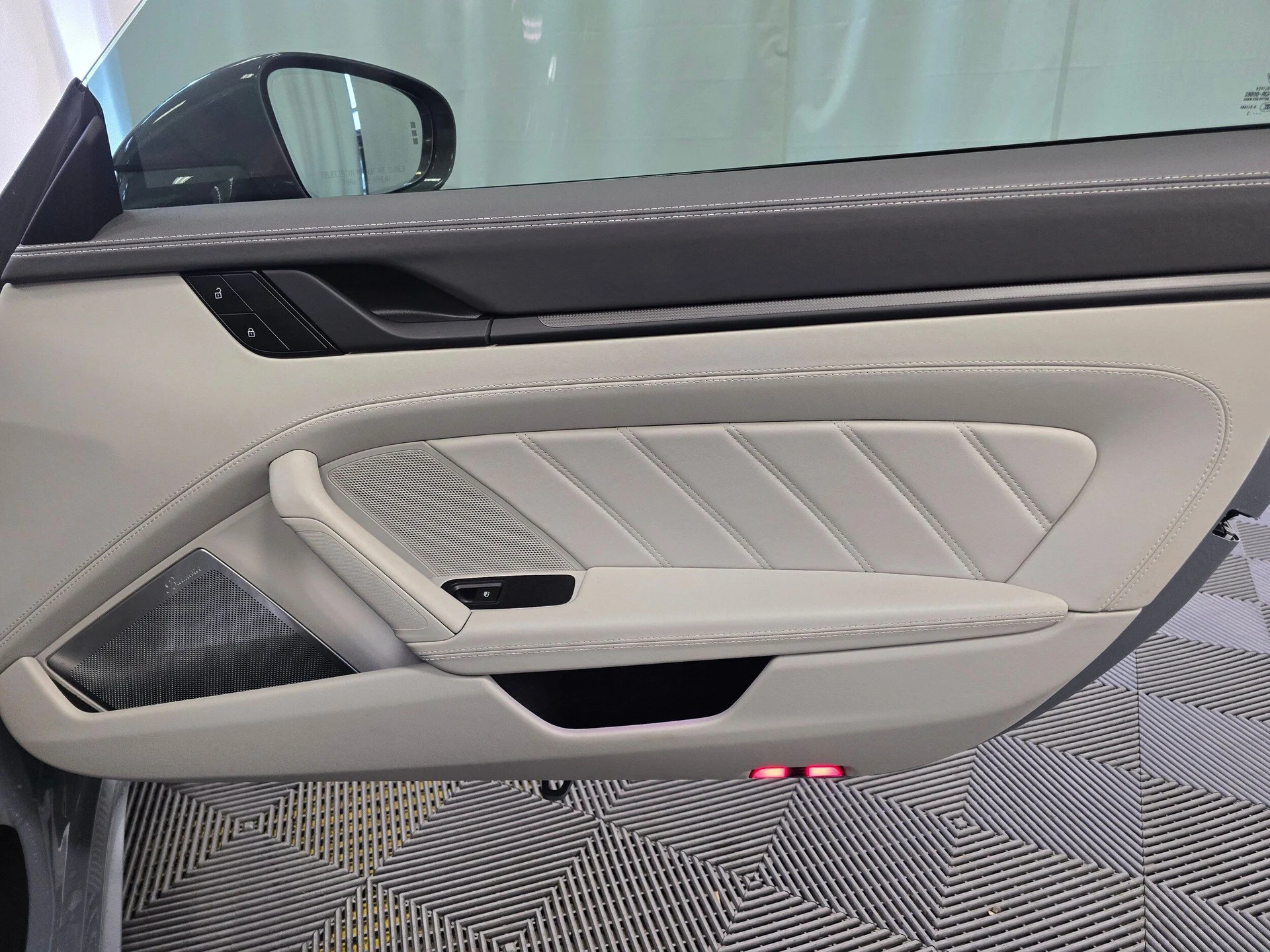 mph024_1359573529_3011e9eac00125938c7415e27489e4adx_5687d96d78