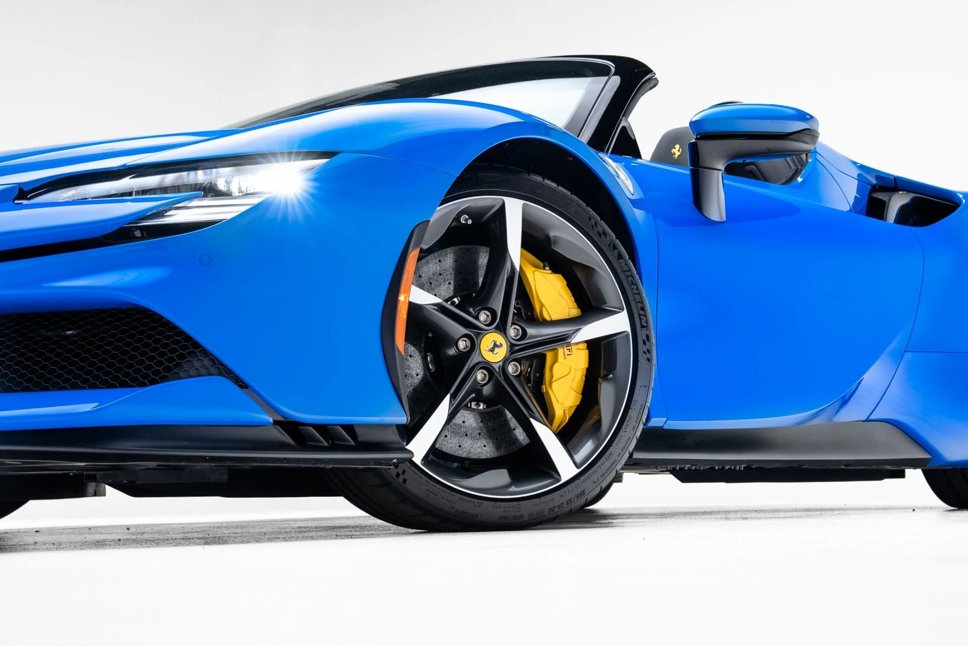 mph024_1366030930_Used_2024_Ferrari_SF_90_Spider_1772738738_2363f3107f