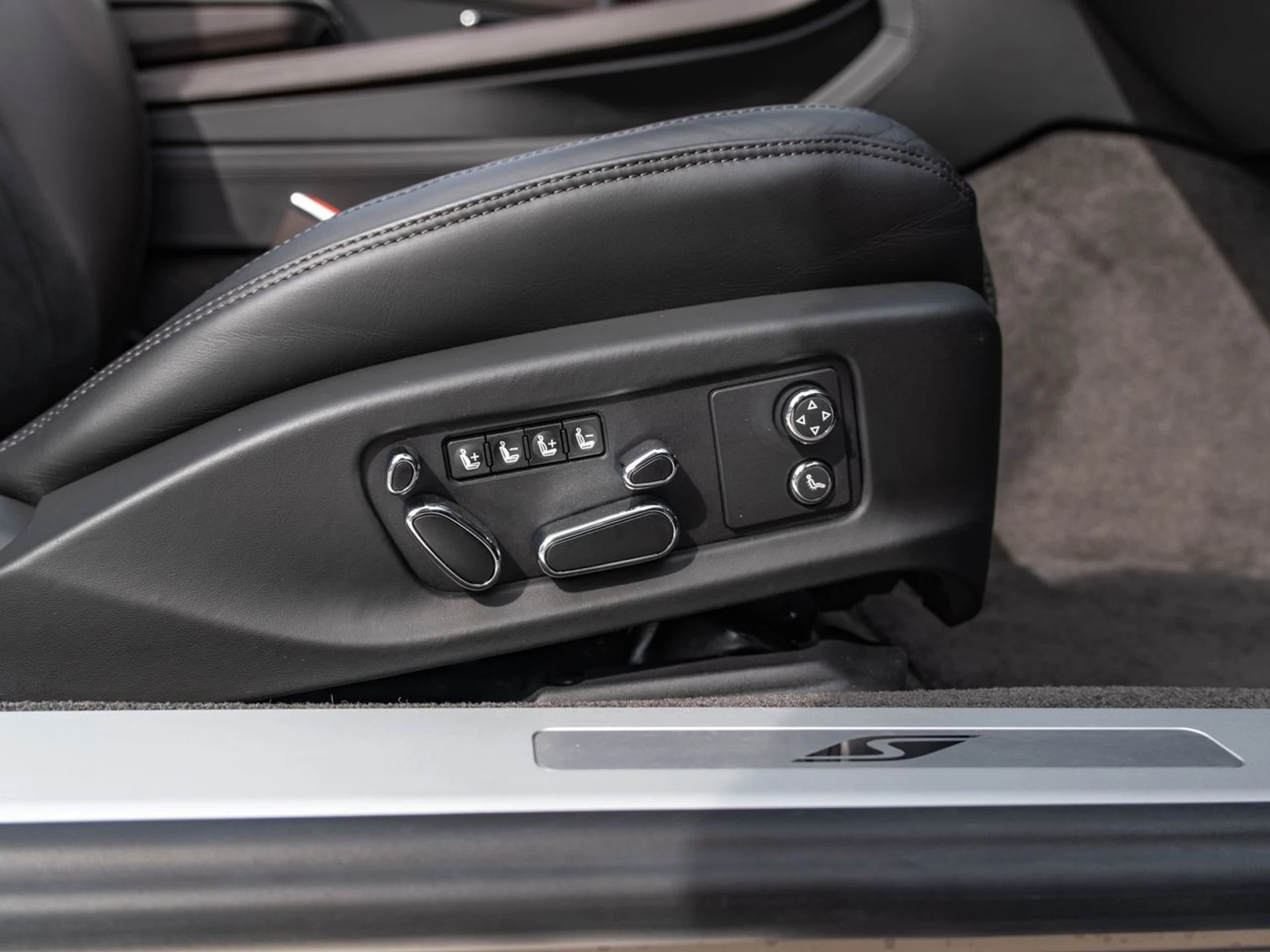 mph024_1369921031_ae681f99661524e14ee0c7425e0c3c7bx_e6c0b2176b