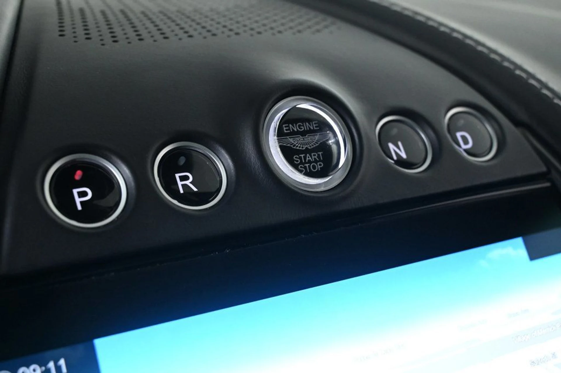 mph024_1370110073_used_2023_aston_martin_dbx_707_11350_22991418_24_1024_c0800cb8b1