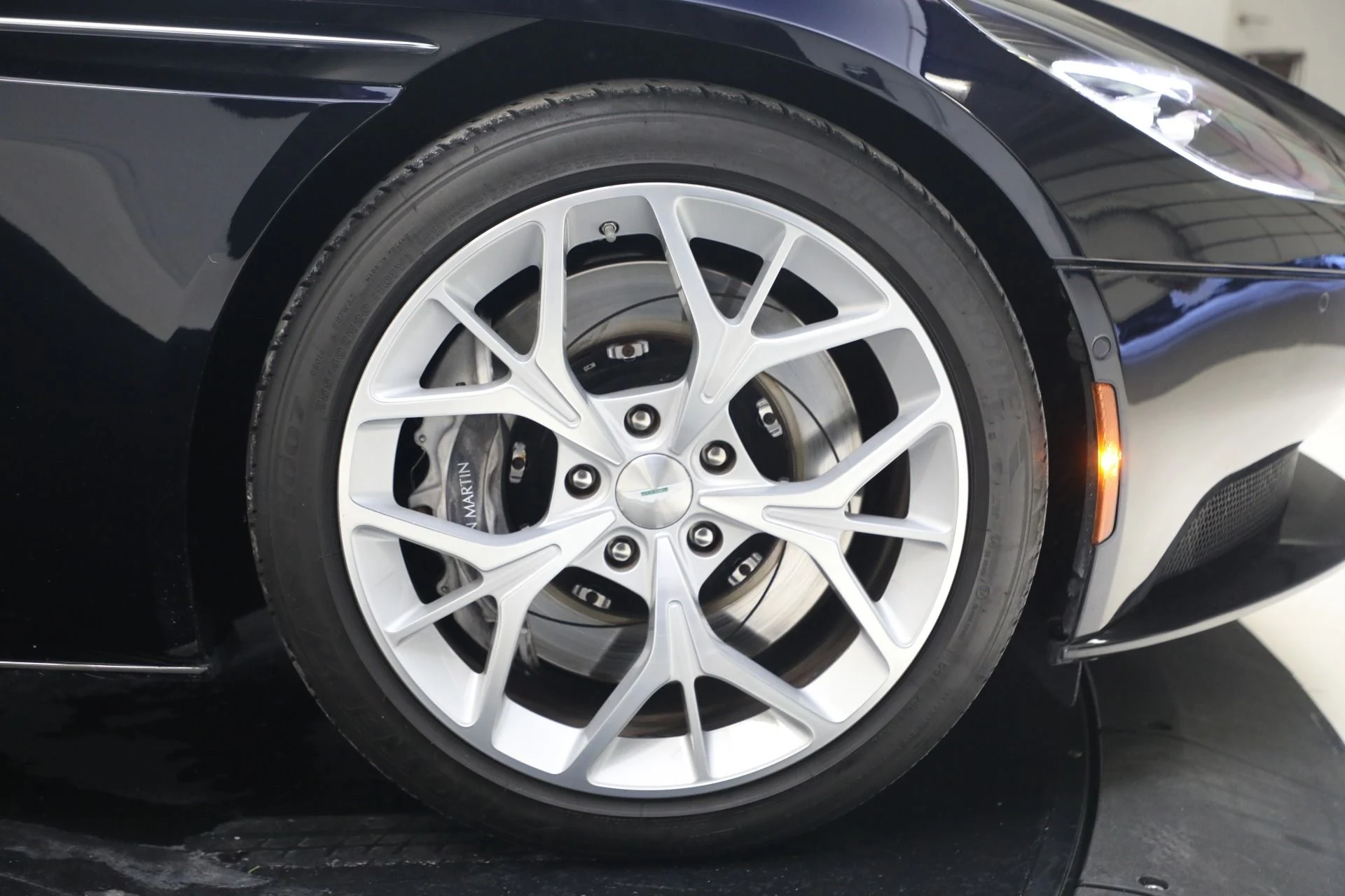 mph024_1373866340_Used_2019_Aston_Martin_DB_11_Volante_1770764888_42be8f05e4