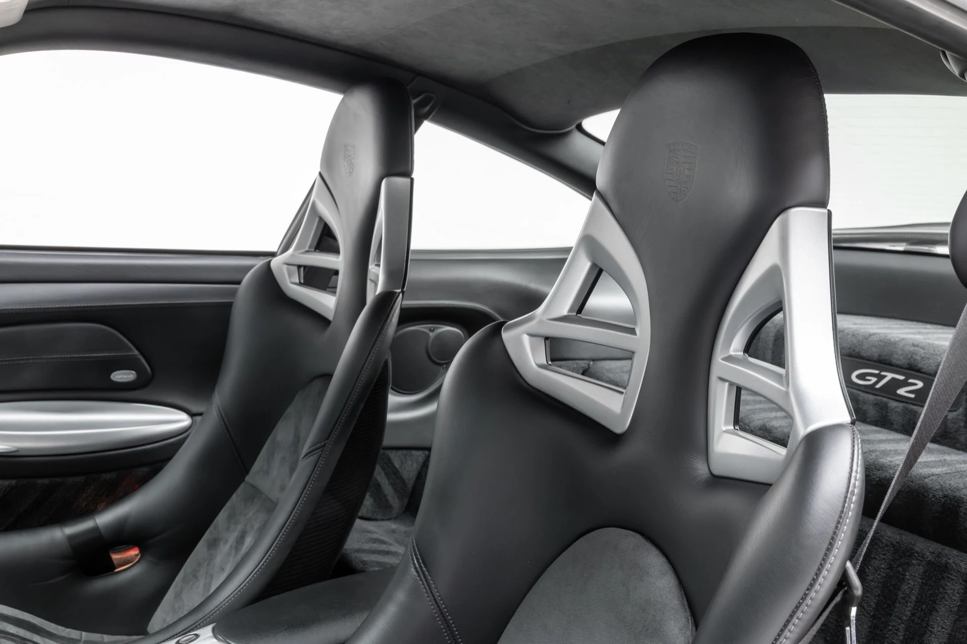 mph024_1378711349_13475_p25_l_a352696063