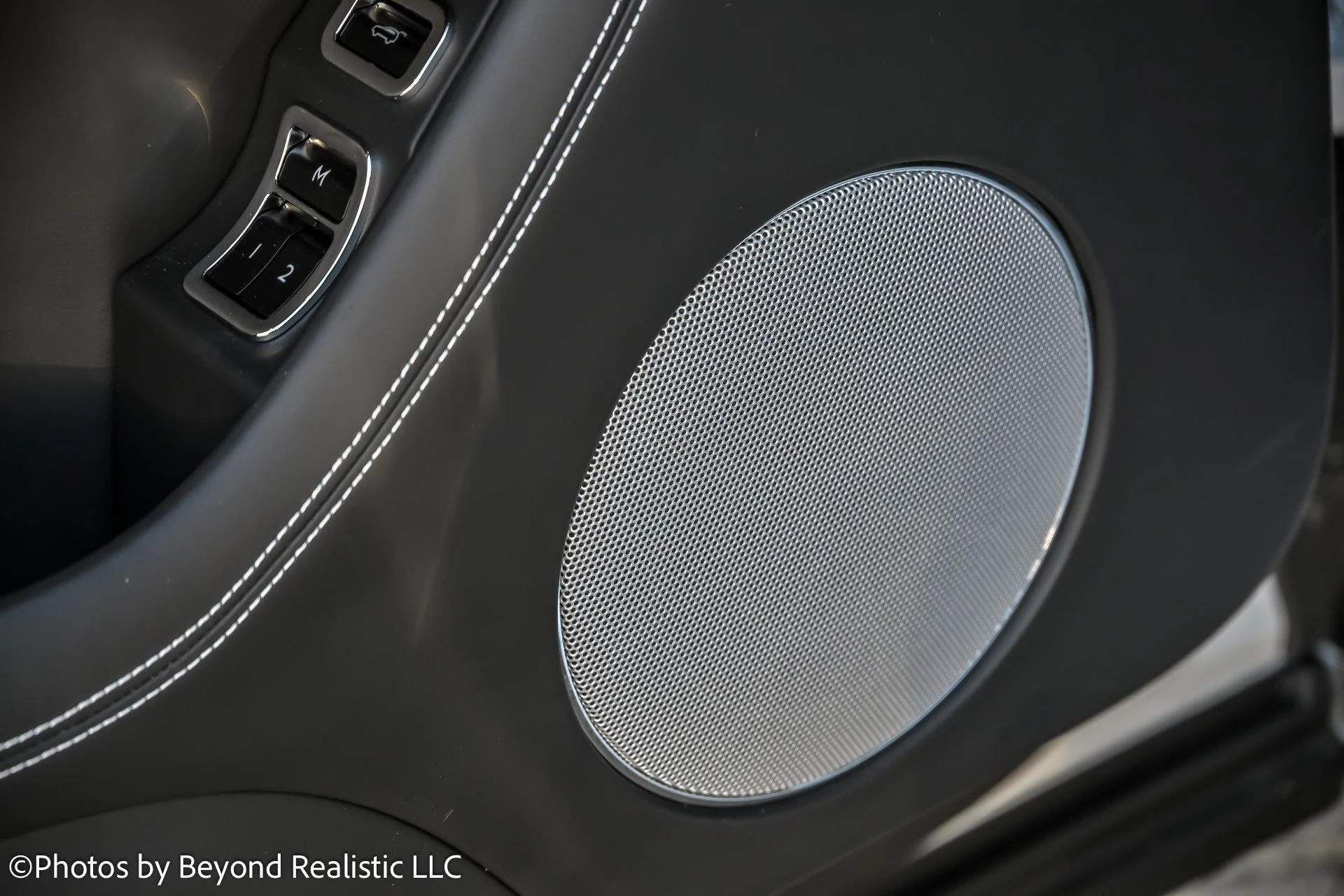 mph024_1379137933_Used_2024_Bentley_Bentayga_Azure_1762420095_1cb3637f43