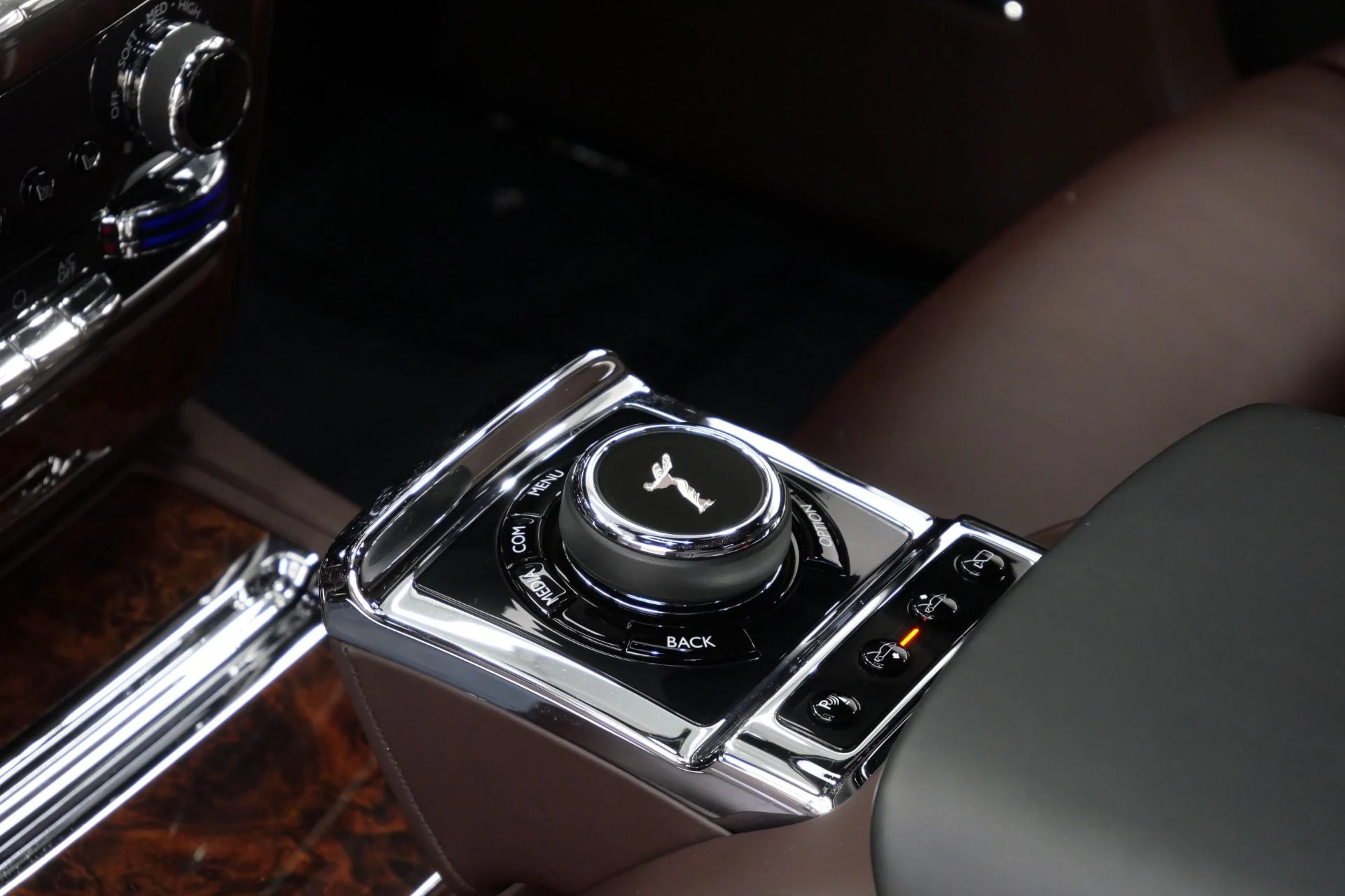 mph024_1379754505_Used_2019_Rolls_Royce_Phantom_The_Phantom_Package_Very_Low_Miles_Bespoke_Audio_1791821565_3ecdf47962