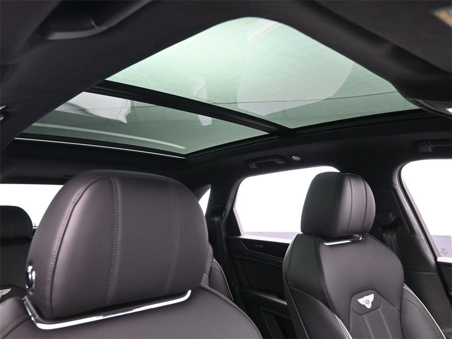 mph024_138114553_c3f44d0f97d136fc2bb65a8104edc225x_5deb06cf78