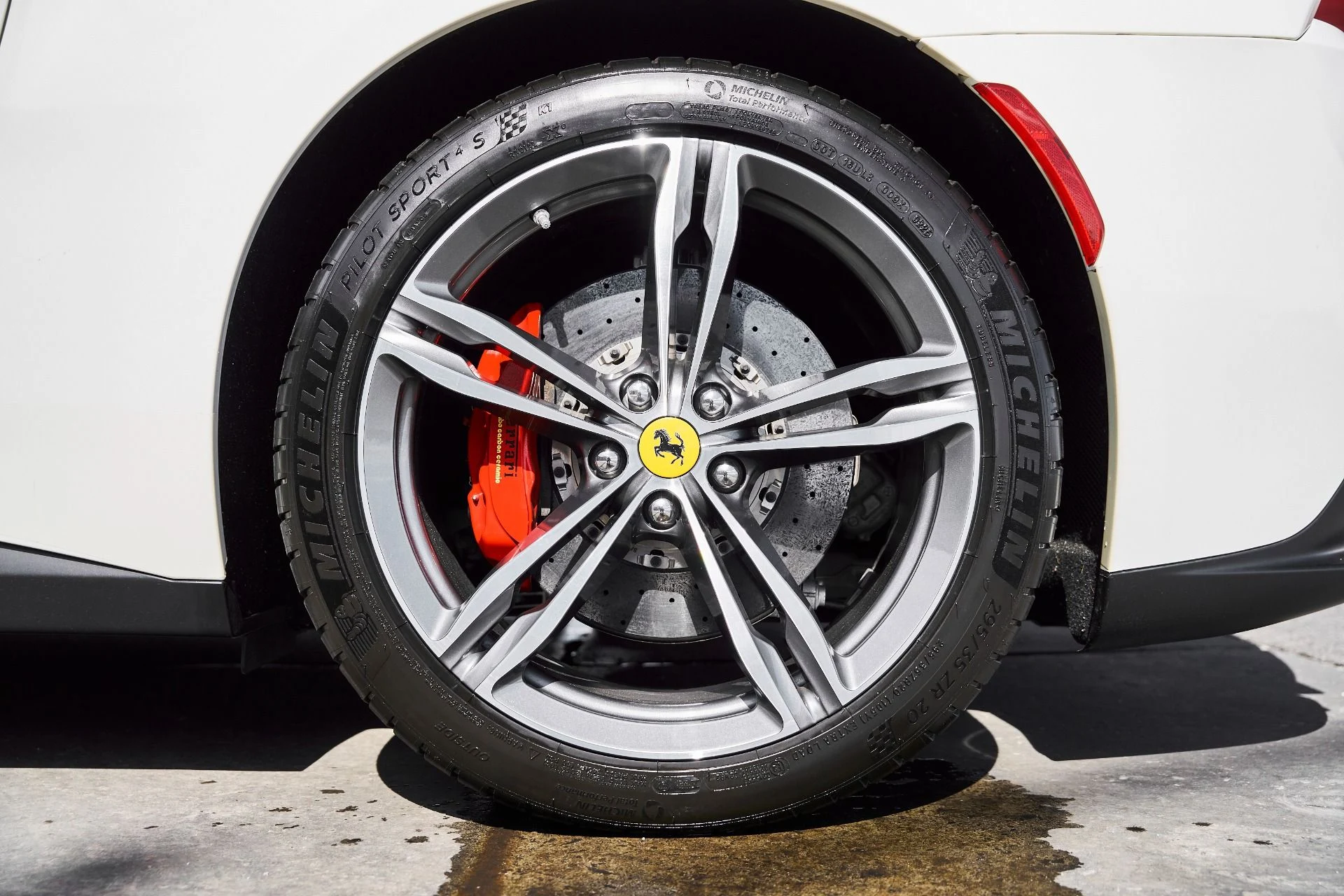 mph024_1383198916_Used_2019_Ferrari_GTC_4_Lusso_V12_1771467688_2e9cadbc92