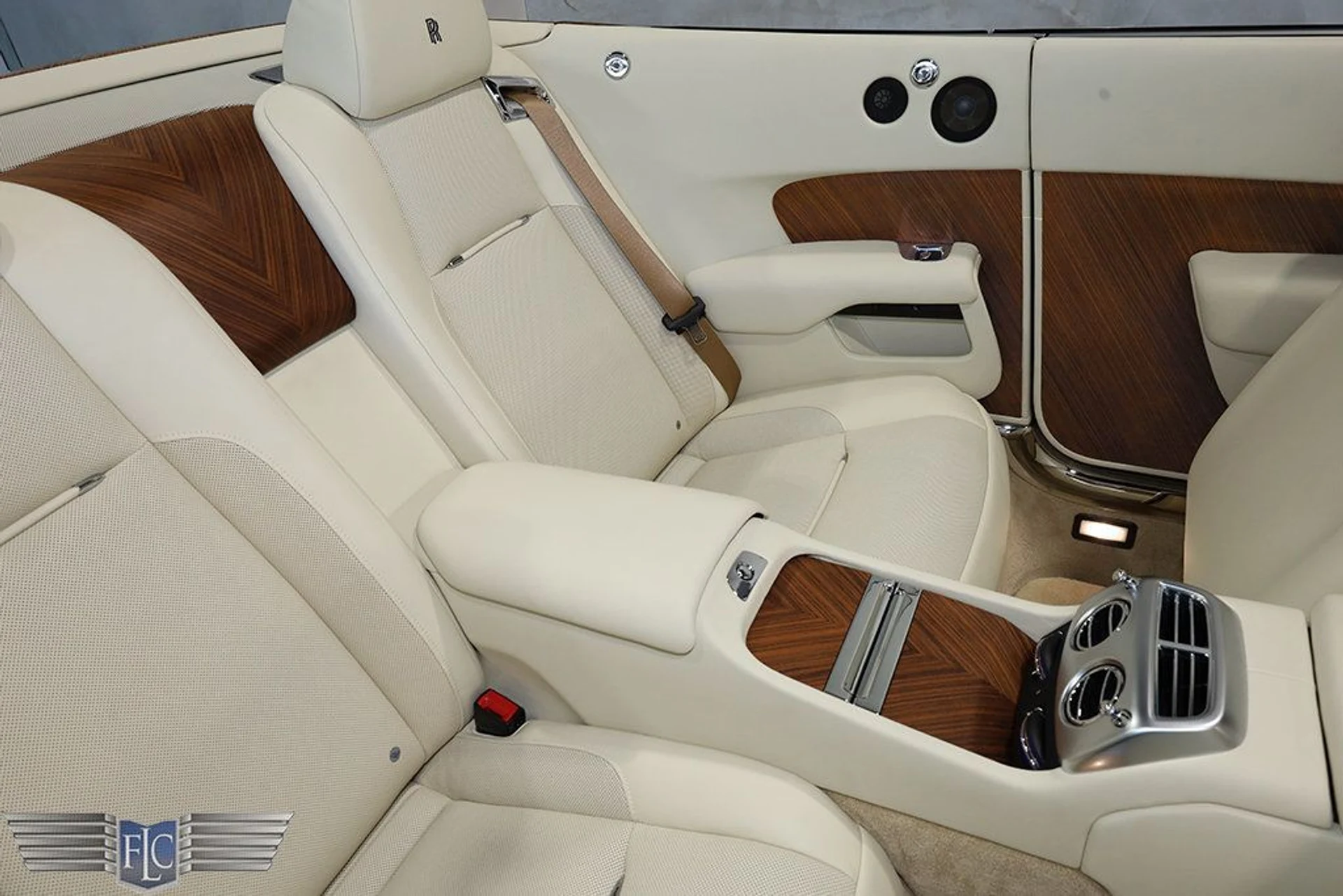 mph024_1393634397_used_2016_rolls_royce_dawn_2drconvertible_9689_23037962_25_1024_5a33f9e813
