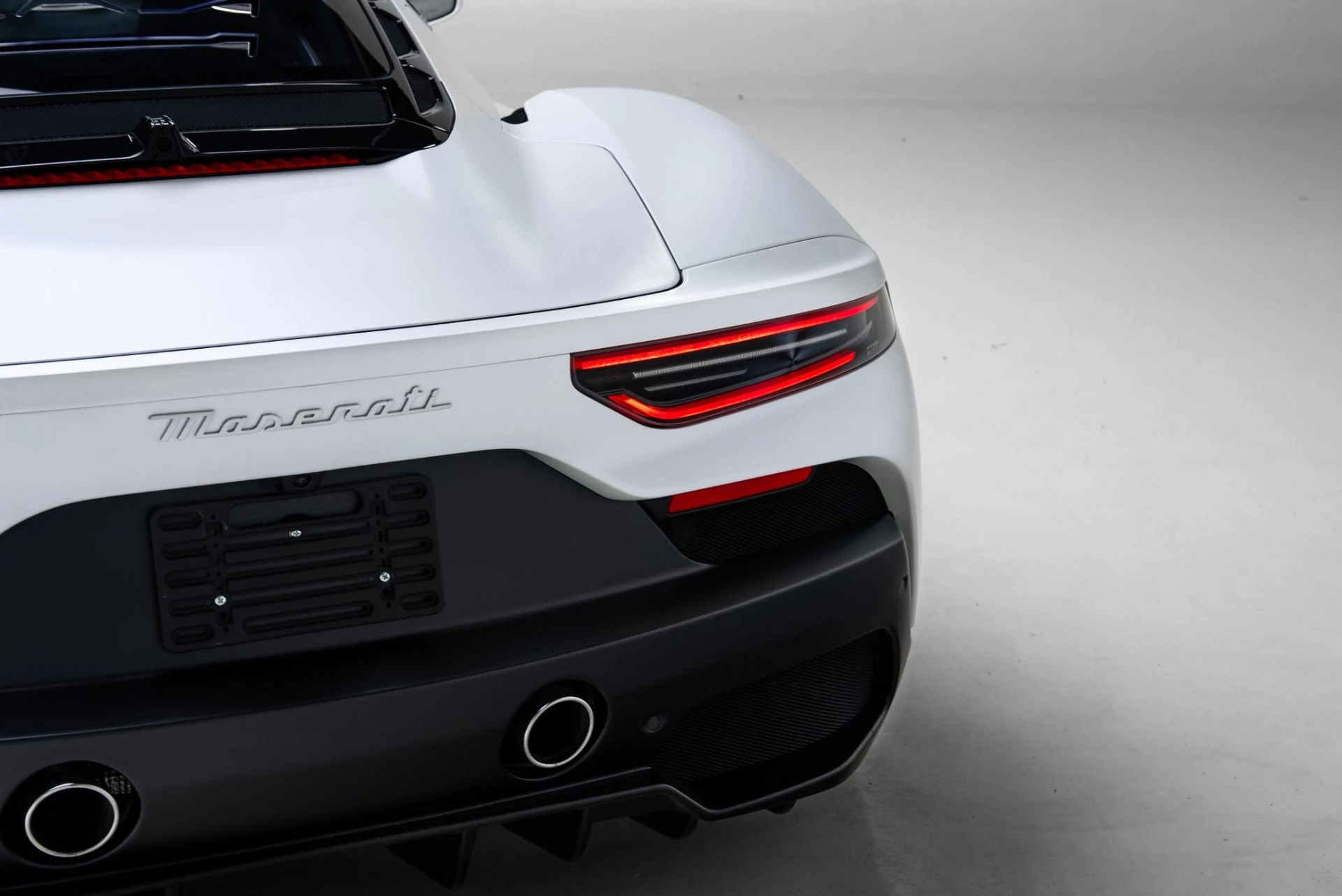 mph024_1397649503_Used_2023_Maserati_MC_20_1771372792_c3b7586654